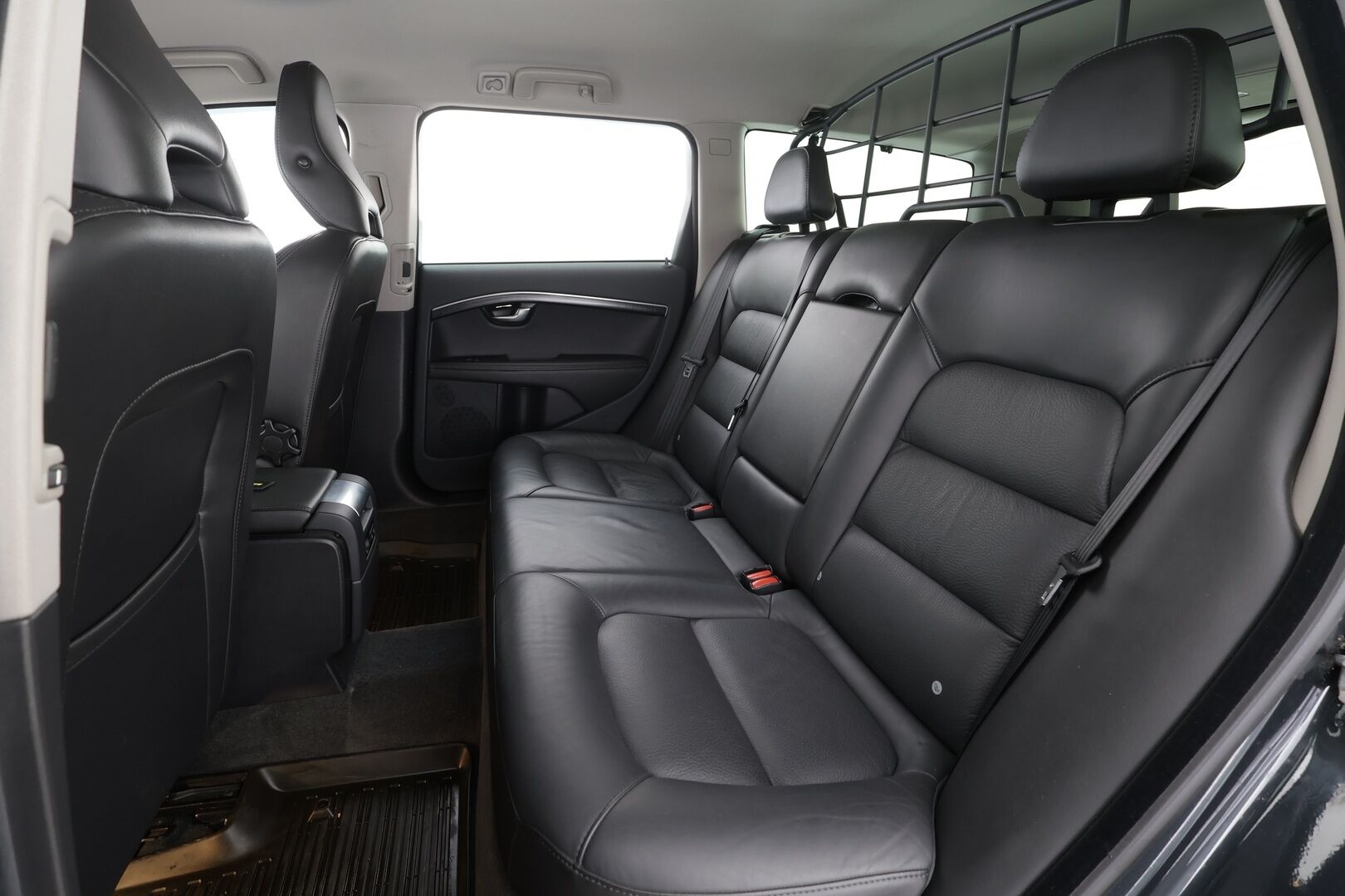 Volvo V70 2014 D5 AWD Business Edition Summum aut * Vakkari / Xenon / Muistipenkki / Bluetooth / Nahkaverhoilu * - Kahdet renkaat / Suomi auto