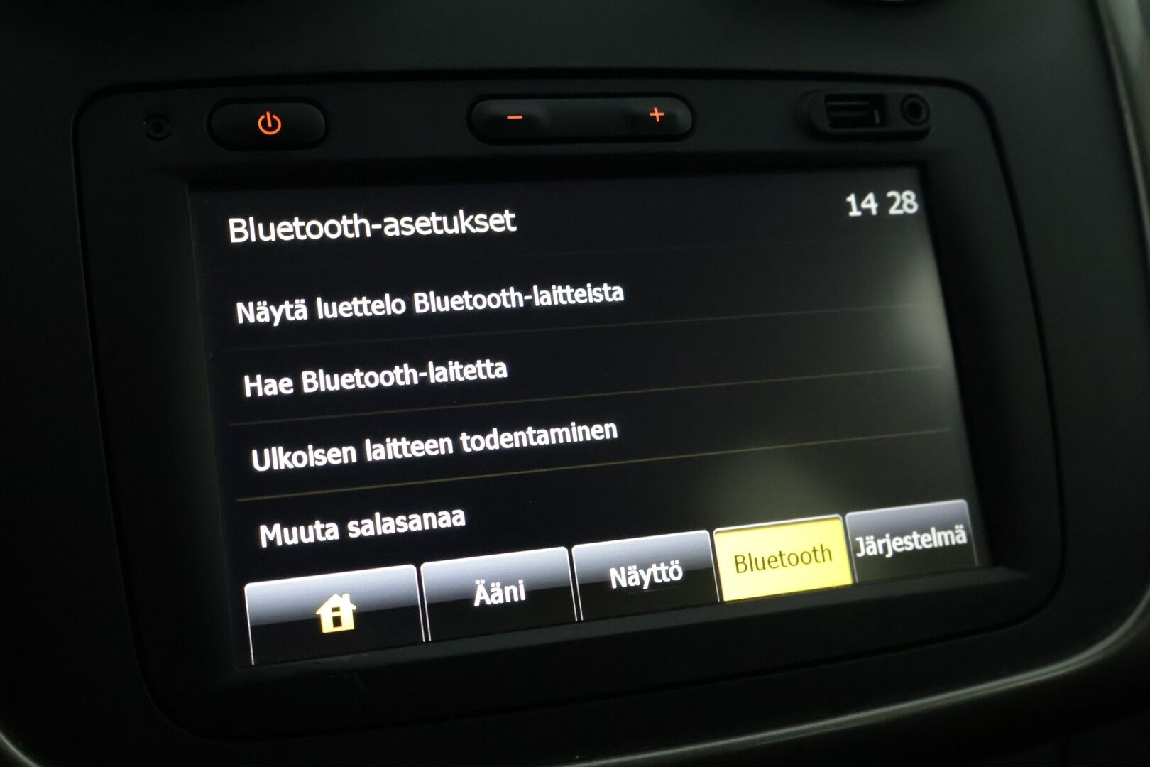 Dacia Sandero 2014 Stepway TCe 90 Prestige **Cruise / Kahdet renkaat / Lohko / Tutka** - Huoltokirja / Hyvät renkaat!