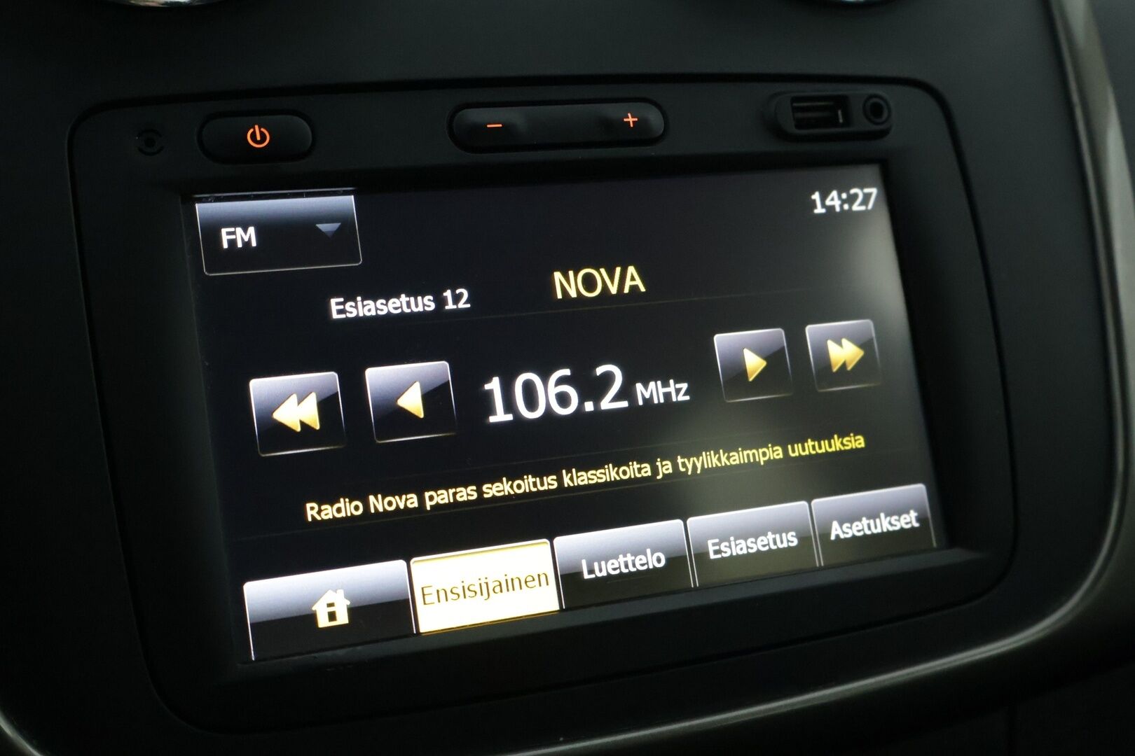 Dacia Sandero 2014 Stepway TCe 90 Prestige **Cruise / Kahdet renkaat / Lohko / Tutka** - Huoltokirja / Hyvät renkaat!