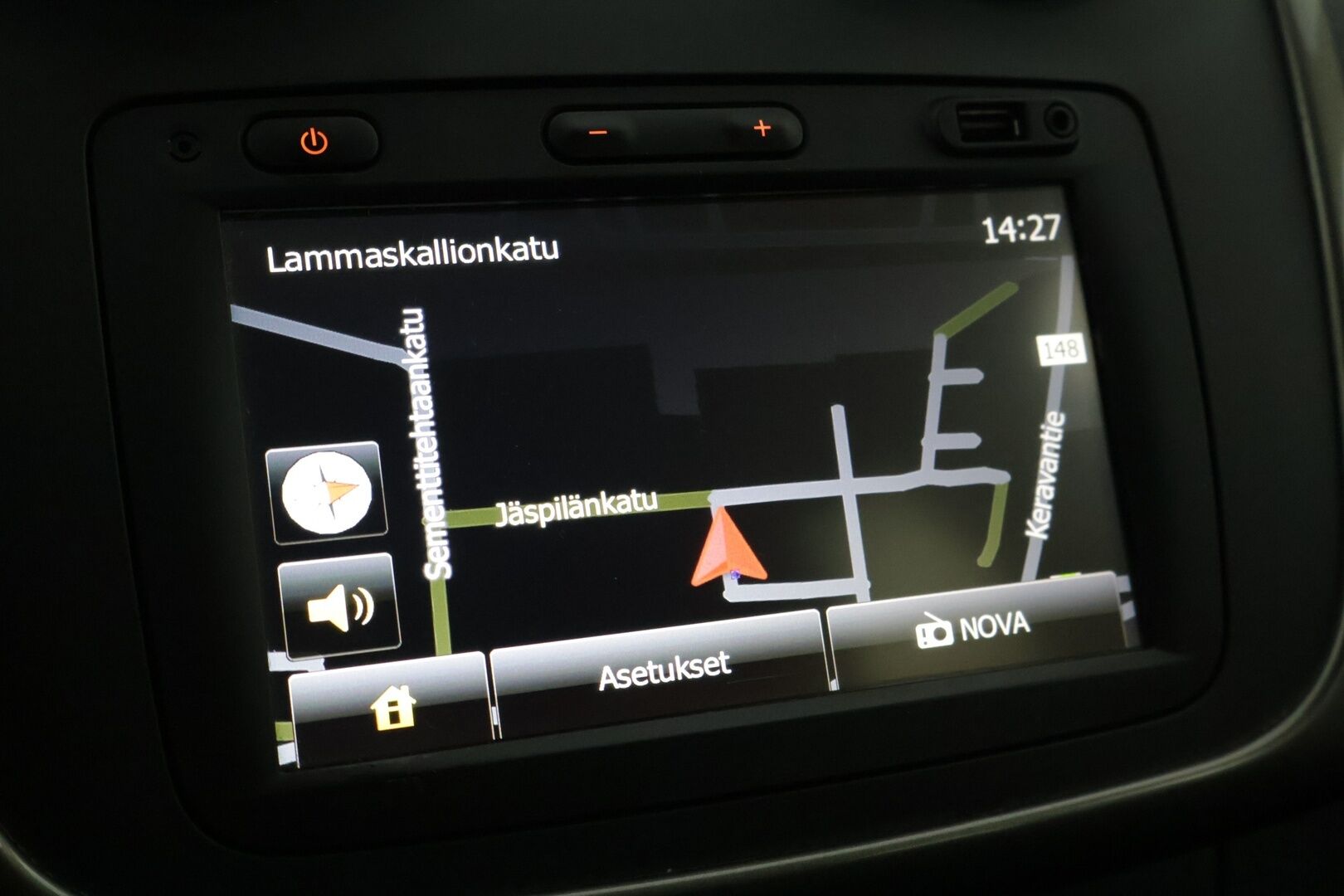 Dacia Sandero 2014 Stepway TCe 90 Prestige **Cruise / Kahdet renkaat / Lohko / Tutka** - Huoltokirja / Hyvät renkaat!