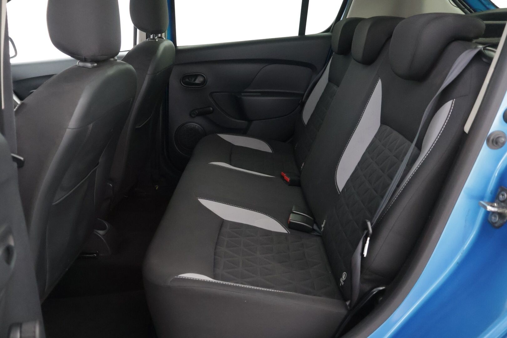 Dacia Sandero 2014 Stepway TCe 90 Prestige **Cruise / Kahdet renkaat / Lohko / Tutka** - Huoltokirja / Hyvät renkaat!