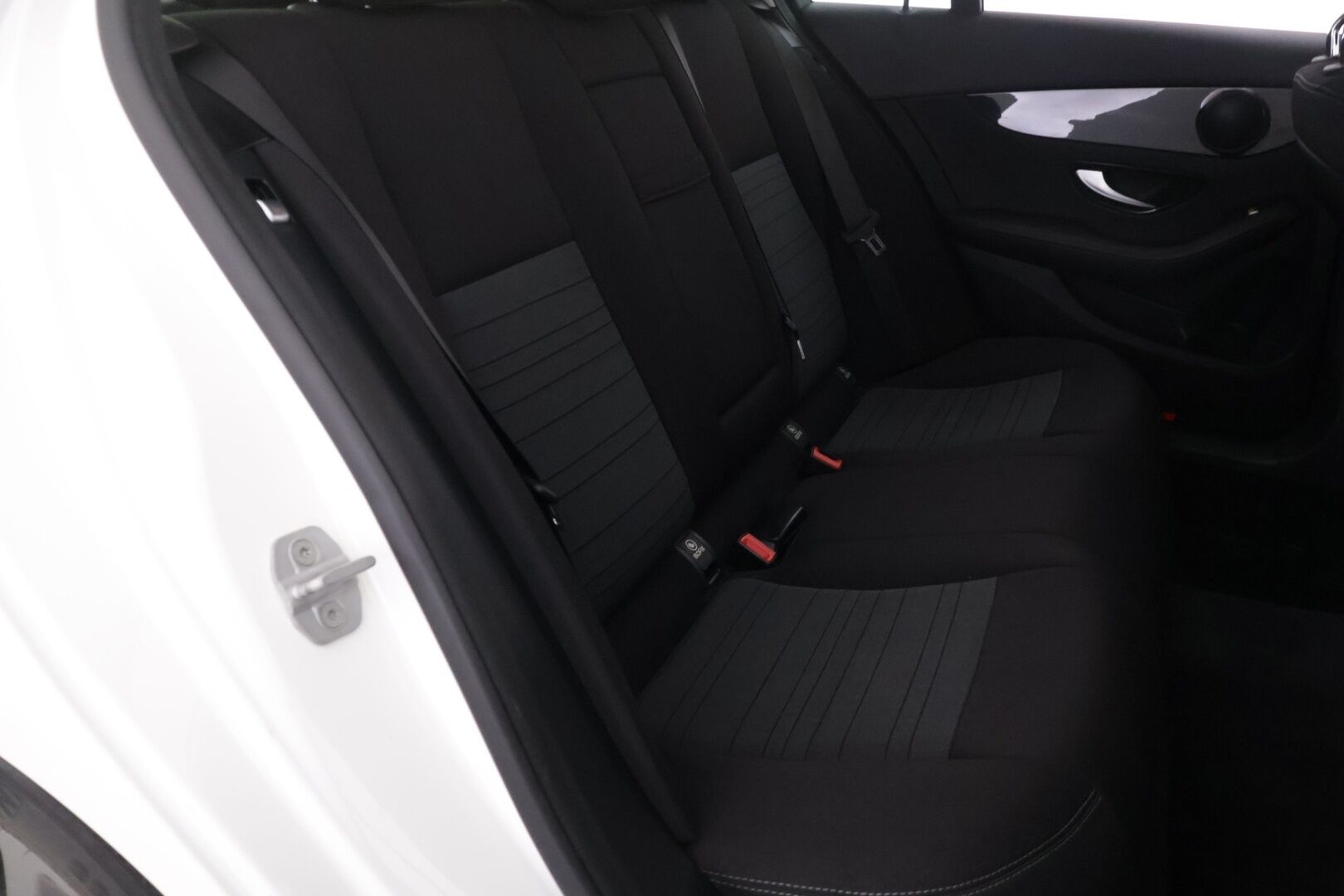 Mercedes-Benz C 2015 180 T A Premium Business *YritysOutlet - Myydään vain yrityksille* - Suomi-auto | LED | Vakkari | Lohko | Koukku | 2x renkaat