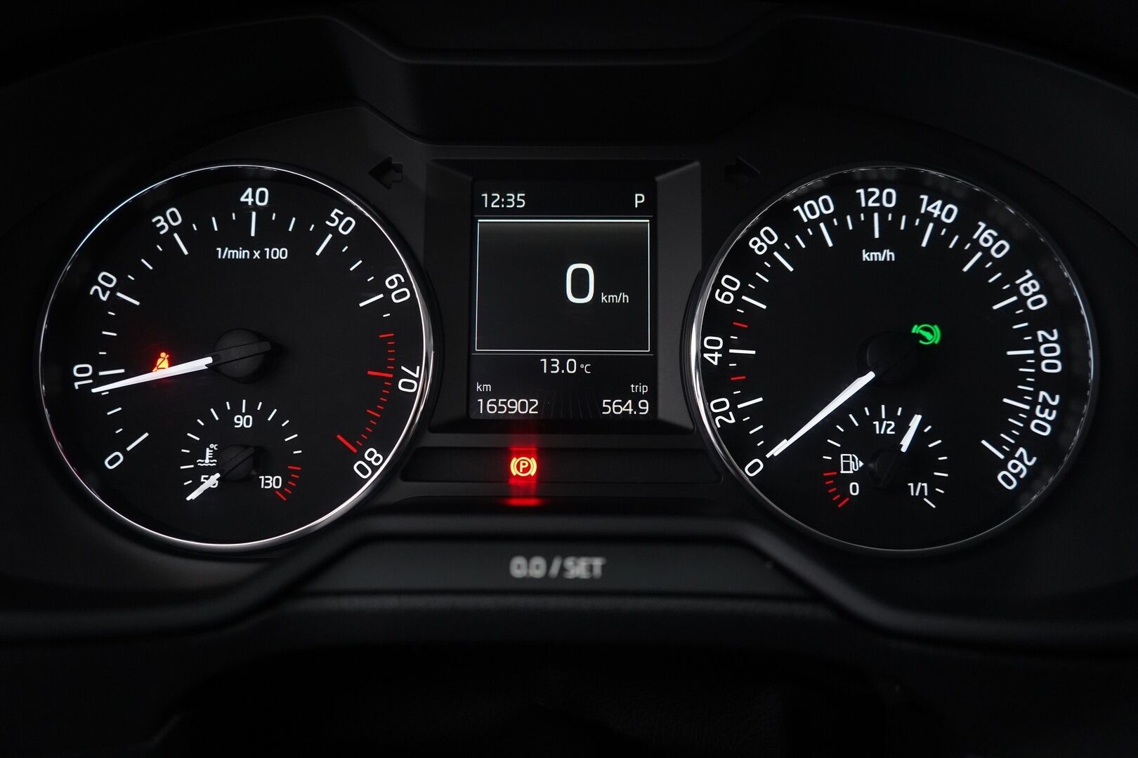 Skoda Octavia 2015 1.4 TSI Combi Elegance DSG Autom. *Webasto / Koukku / KeylessGo / Tutkat* - Suomi-auto! Jakohihna tehty 100tkm kohdalla! Kahdet renkaat alumiinivanteilla