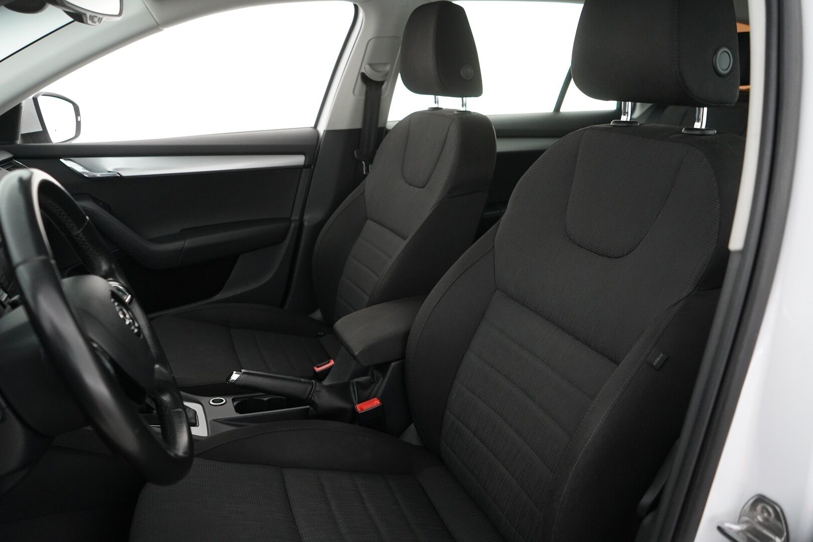Skoda Octavia 2015 1.4 TSI Combi Elegance DSG Autom. *Webasto / Koukku / KeylessGo / Tutkat* - Suomi-auto! Jakohihna tehty 100tkm kohdalla! Kahdet renkaat alumiinivanteilla
