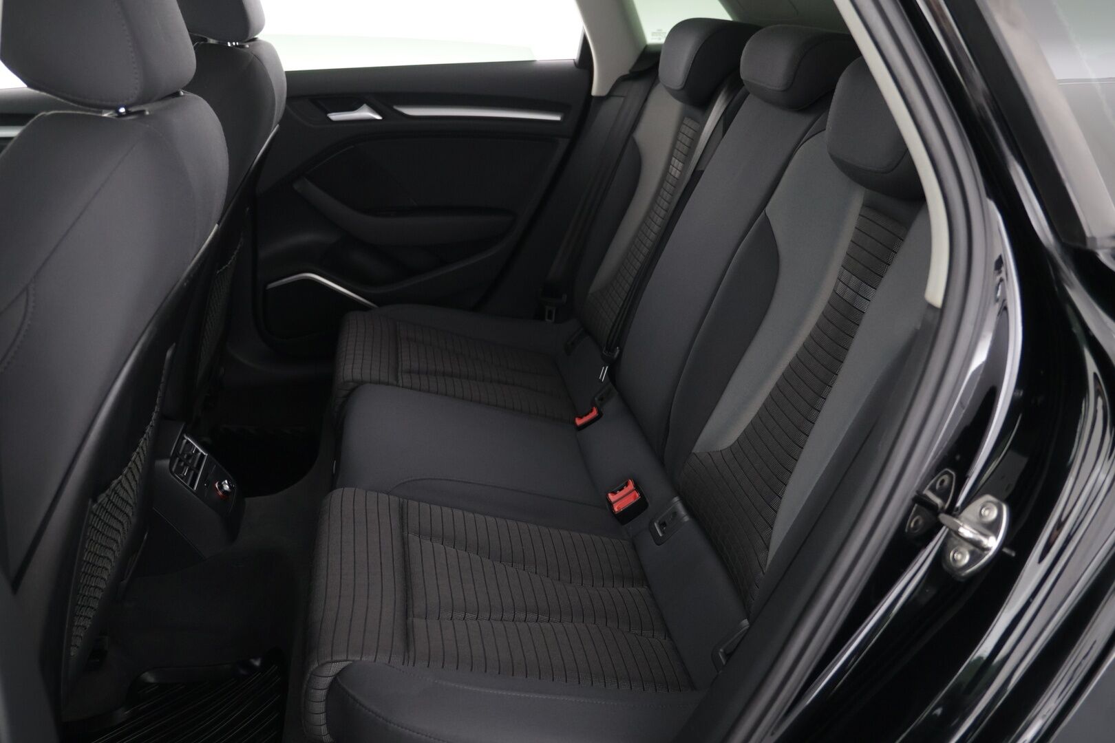 Audi A3 2015 Sportback Business Sport 1,6 TDI 81 kW S tronic * Webasto / B&O / Suomi-auto / Vakkari *