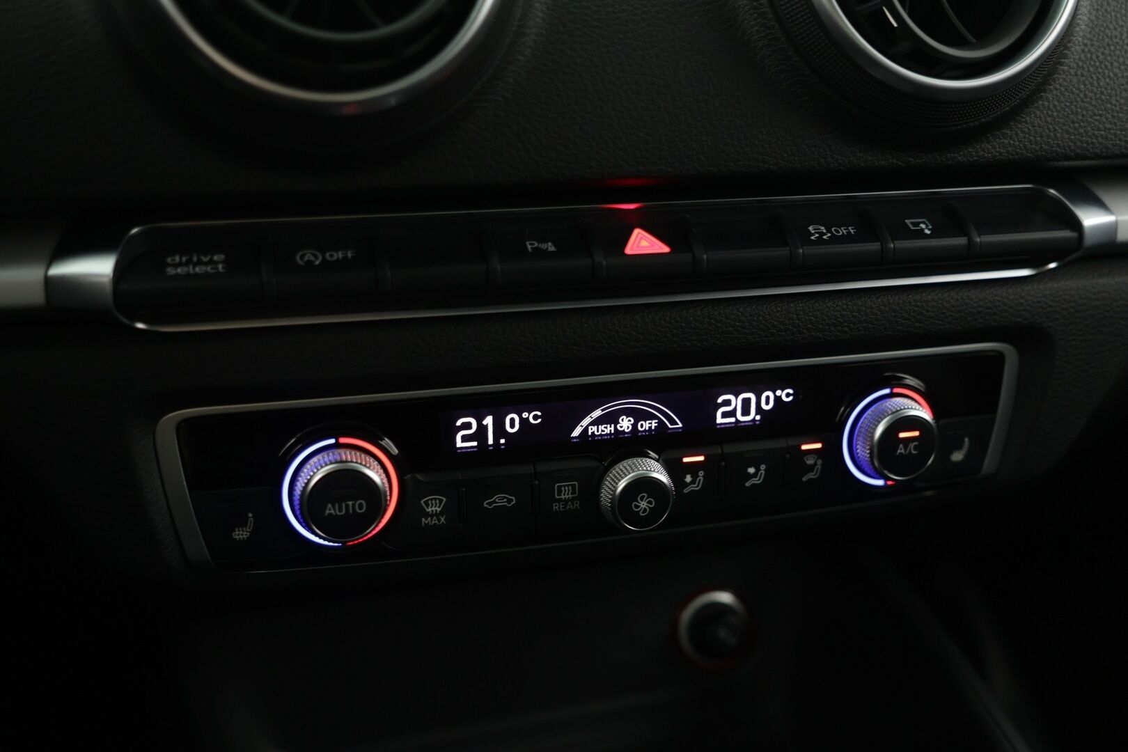 Audi A3 2015 Sportback Business Sport 1,6 TDI 81 kW S tronic * Webasto / B&O / Suomi-auto / Vakkari *