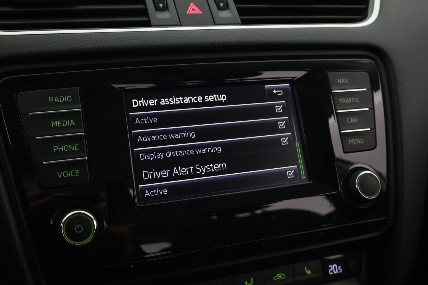 Skoda Octavia 2015 Combi 2,0 TDI 150 Elegance DSG Autom. - ACC | Webasto | Koukku | Keyless | Navi | Lämmitettävä tuulilasi | Suomi-auto