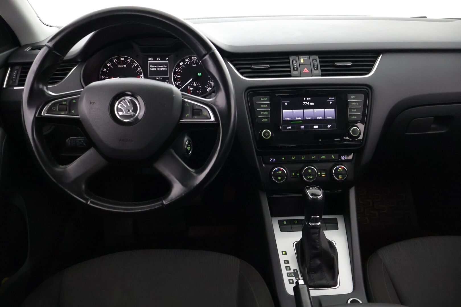 Skoda Octavia 2015 Combi 2,0 TDI 150 Elegance DSG Autom. - ACC | Webasto | Koukku | Keyless | Navi | Lämmitettävä tuulilasi | Suomi-auto