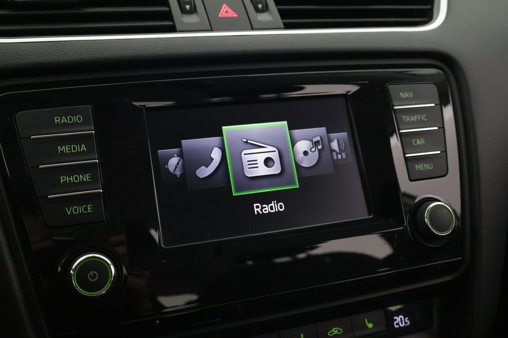 Skoda Octavia 2015 Combi 2,0 TDI 150 Elegance DSG Autom. - ACC | Webasto | Koukku | Keyless | Navi | Lämmitettävä tuulilasi | Suomi-auto