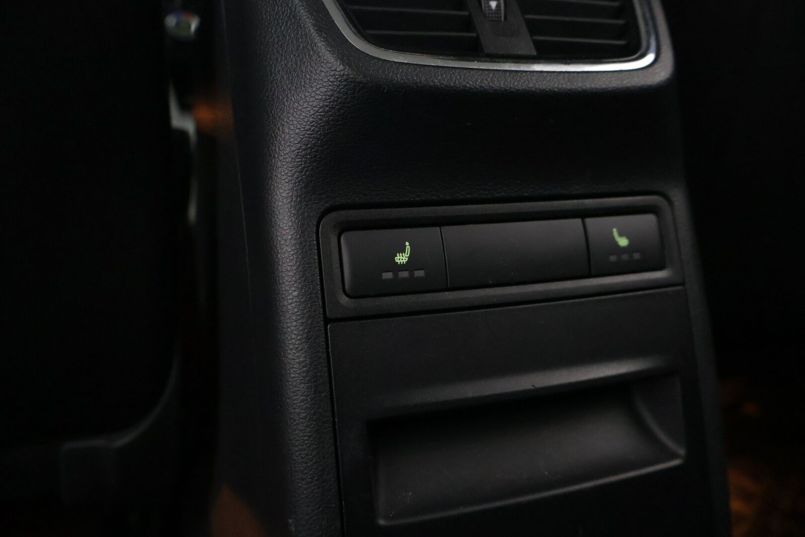 Skoda Octavia 2015 Combi 2,0 TDI 150 Elegance DSG Autom. - ACC | Webasto | Koukku | Keyless | Navi | Lämmitettävä tuulilasi | Suomi-auto