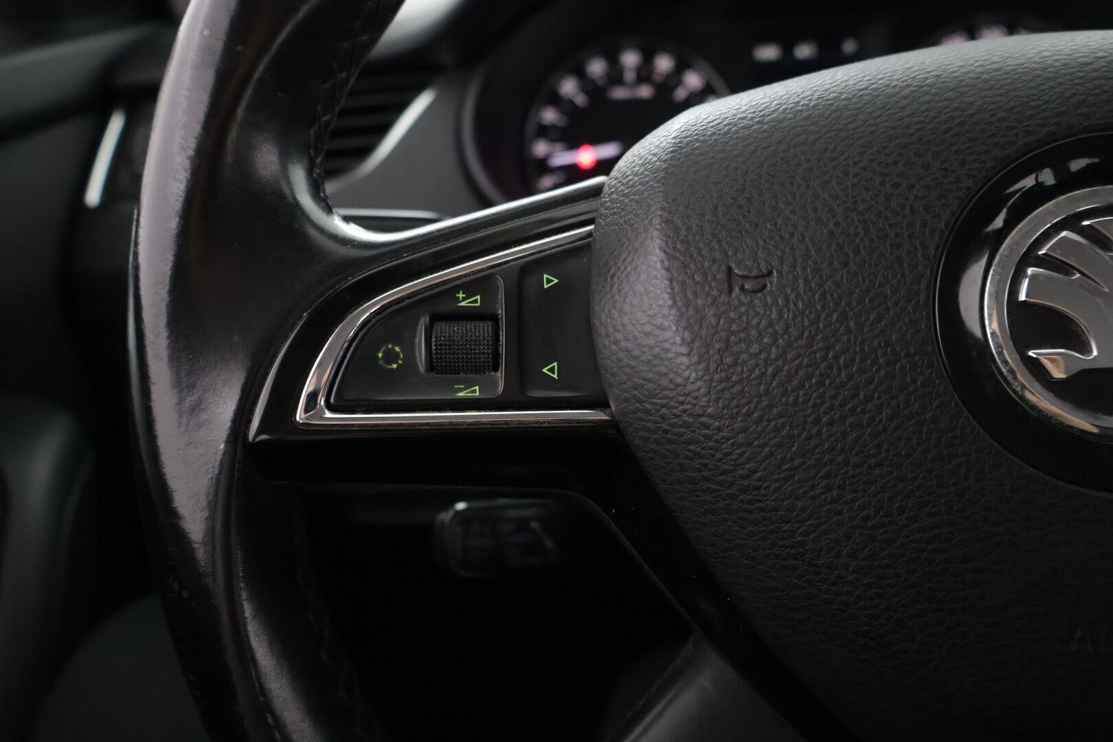 Skoda Octavia 2015 Combi 2,0 TDI 150 Elegance DSG Autom. - ACC | Webasto | Koukku | Keyless | Navi | Lämmitettävä tuulilasi | Suomi-auto