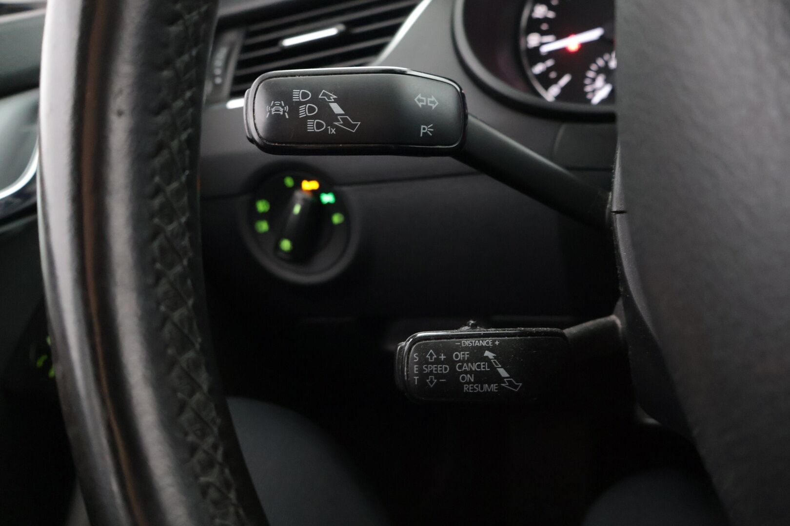 Skoda Octavia 2015 Combi 2,0 TDI 150 Elegance DSG Autom. - ACC | Webasto | Koukku | Keyless | Navi | Lämmitettävä tuulilasi | Suomi-auto