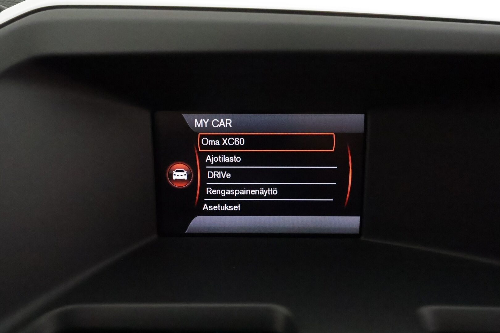 Volvo XC60 2015 D4 Momentum **Suomi-auto / Webasto / Xenon / P.Tutka / Puolinahat / Vakkari / Kahdet Renkaat**