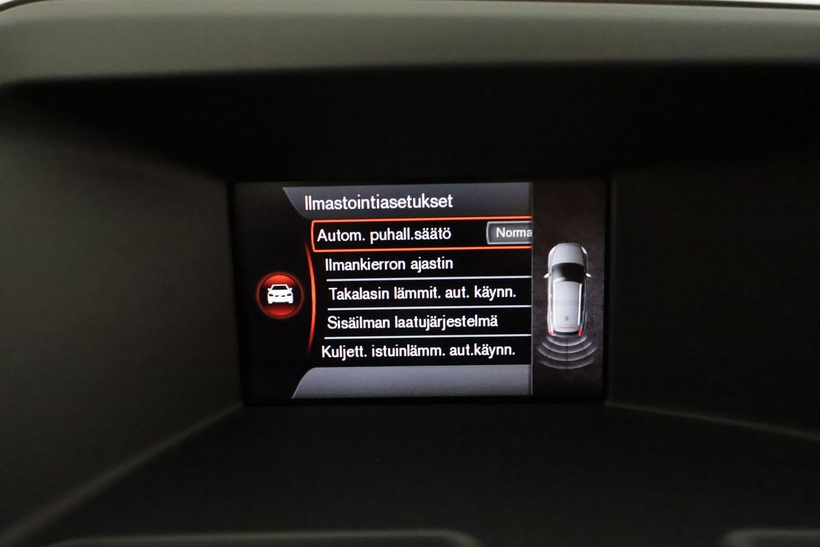 Volvo XC60 2015 D4 Momentum **Suomi-auto / Webasto / Xenon / P.Tutka / Puolinahat / Vakkari / Kahdet Renkaat**