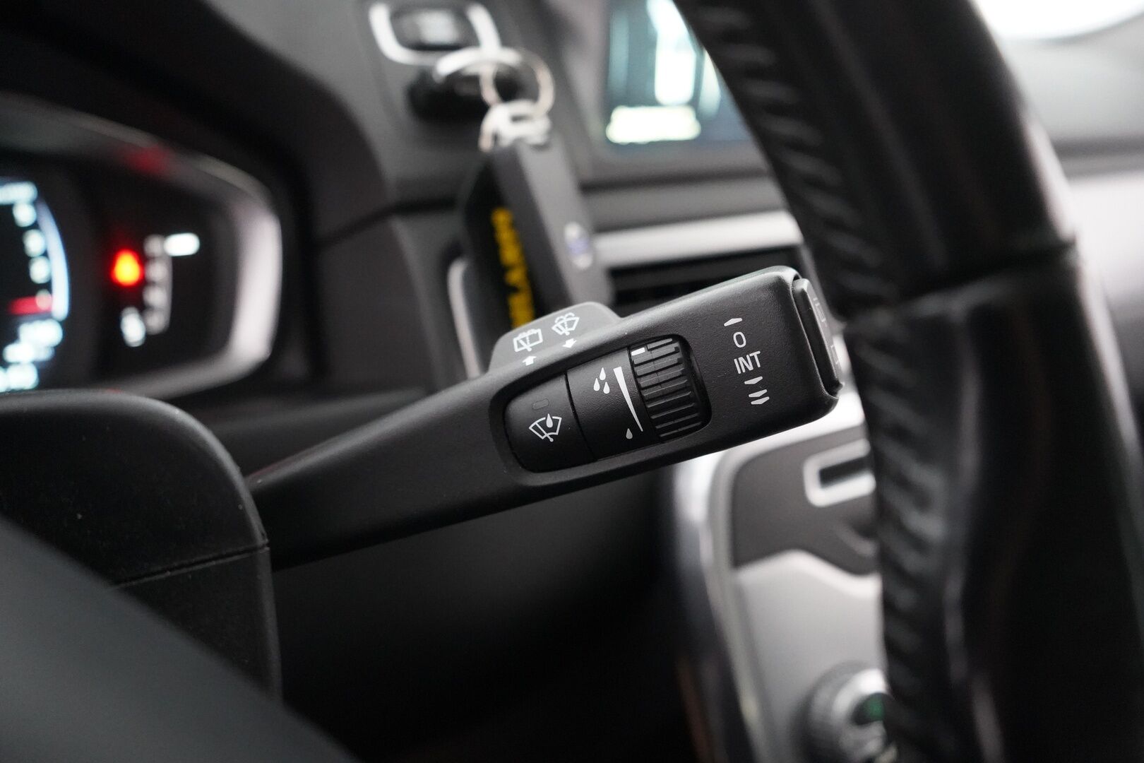 Volvo V70 2015 D3 Business Classic aut - Webasto | Muistipenkki | Nahat | Koukku | KeyLessGo | Vakkari | Jakohihna tehty 09.2026 | Juuri katsastettu | Juuri huollettu |Säntilliset huollot | Kahdet renkaat alumiinivantein