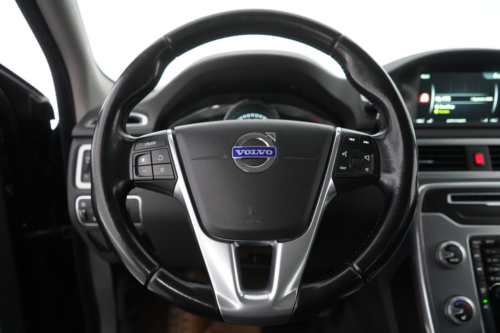 Volvo V70 2015 D3 Business Classic aut - Webasto | Muistipenkki | Nahat | Koukku | KeyLessGo | Vakkari | Jakohihna tehty 09.2026 | Juuri katsastettu | Juuri huollettu |Säntilliset huollot | Kahdet renkaat alumiinivantein