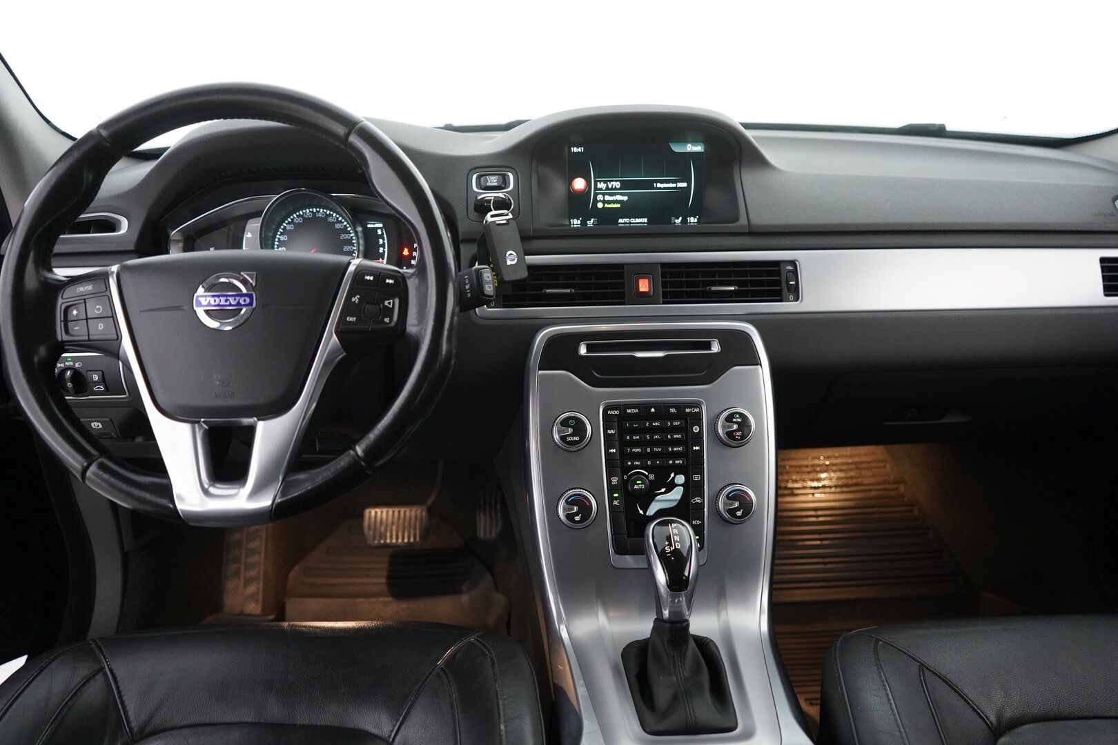 Volvo V70 2015 D3 Business Classic aut - Webasto | Muistipenkki | Nahat | Koukku | KeyLessGo | Vakkari | Jakohihna tehty 09.2026 | Juuri katsastettu | Juuri huollettu |Säntilliset huollot | Kahdet renkaat alumiinivantein