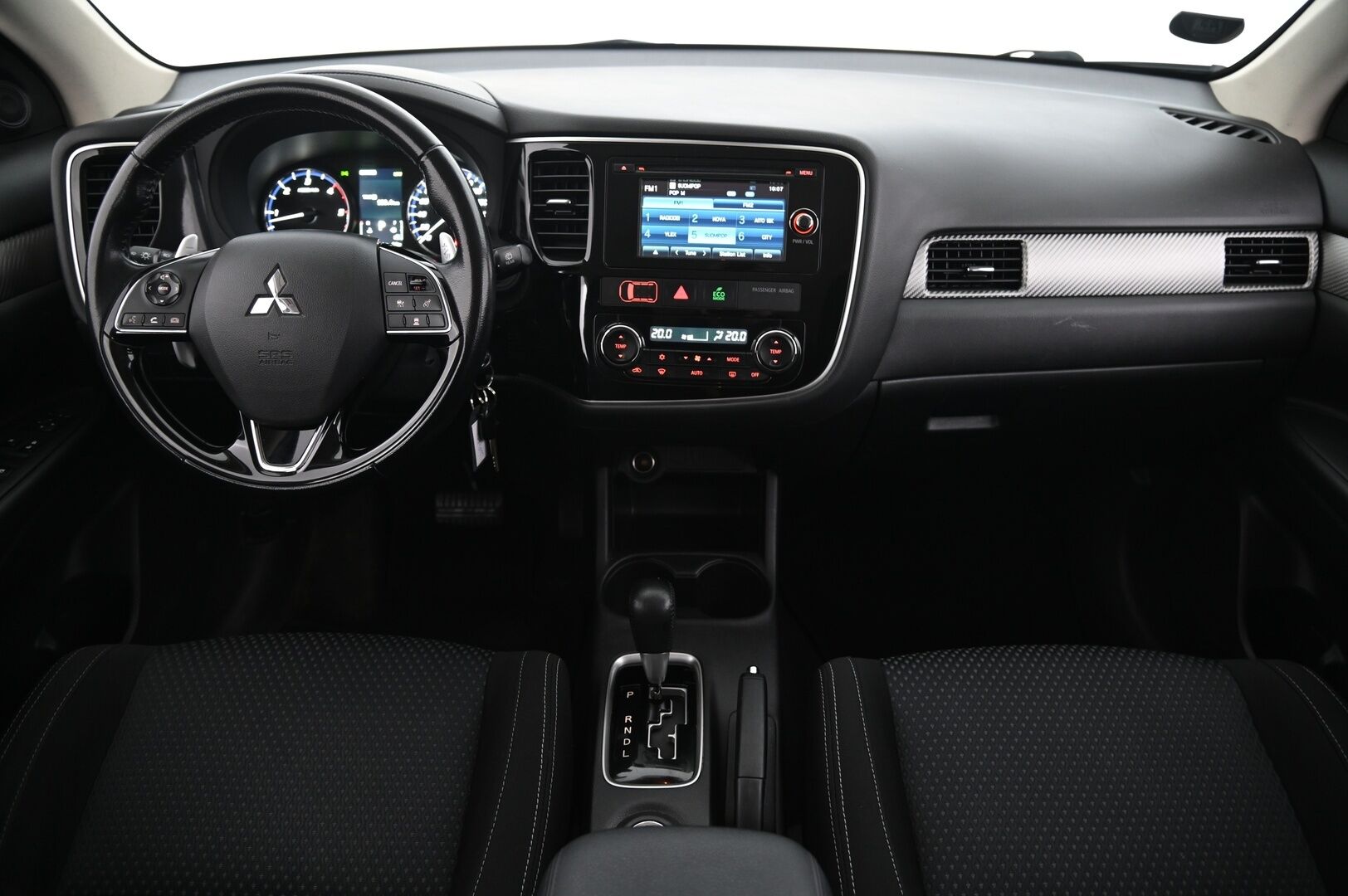 Mitsubishi Outlander 2016 2,2 DI-D Intense AT 4WD 5P *Acc / Koukku / Kamera / Kaistavahti / BT* - Suomiauto / 2x renkaat aluvantein / Juuri tehty iso huolto