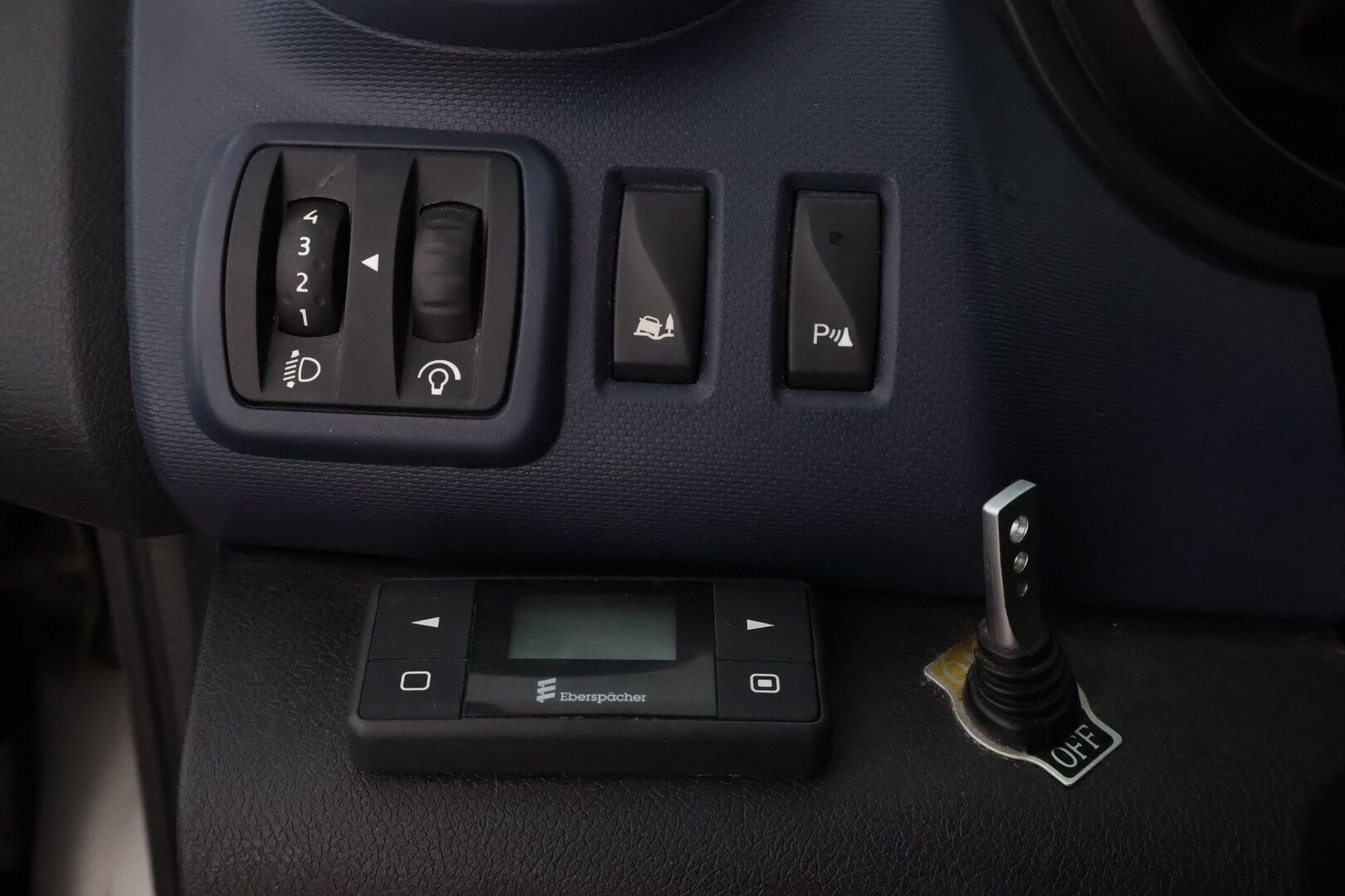 Opel Vivaro 2015 Van Edition L2H1 1,6 CDTI Turbo ecoFLEX 66kW MT6 - Suomiauto / Webasto / Vakkari / Navi / Vetokoukku / Peruutustutka / Juuri tullut Tampereelle!