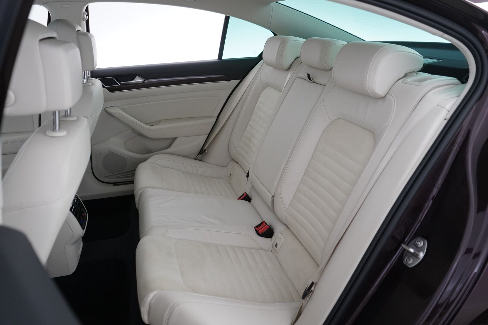 Volkswagen Passat 2015 2.0 TDI Sedan Highline 110 kW (150hv) DSG Autom. - ACC | Webasto | Digimittaristo | Panorama | Dynamic LED | Ergo Istuimet | Dynaudio | Suomi-Auto | Kahdet renkaat VW vanteilla | Jakopää 11 / 25