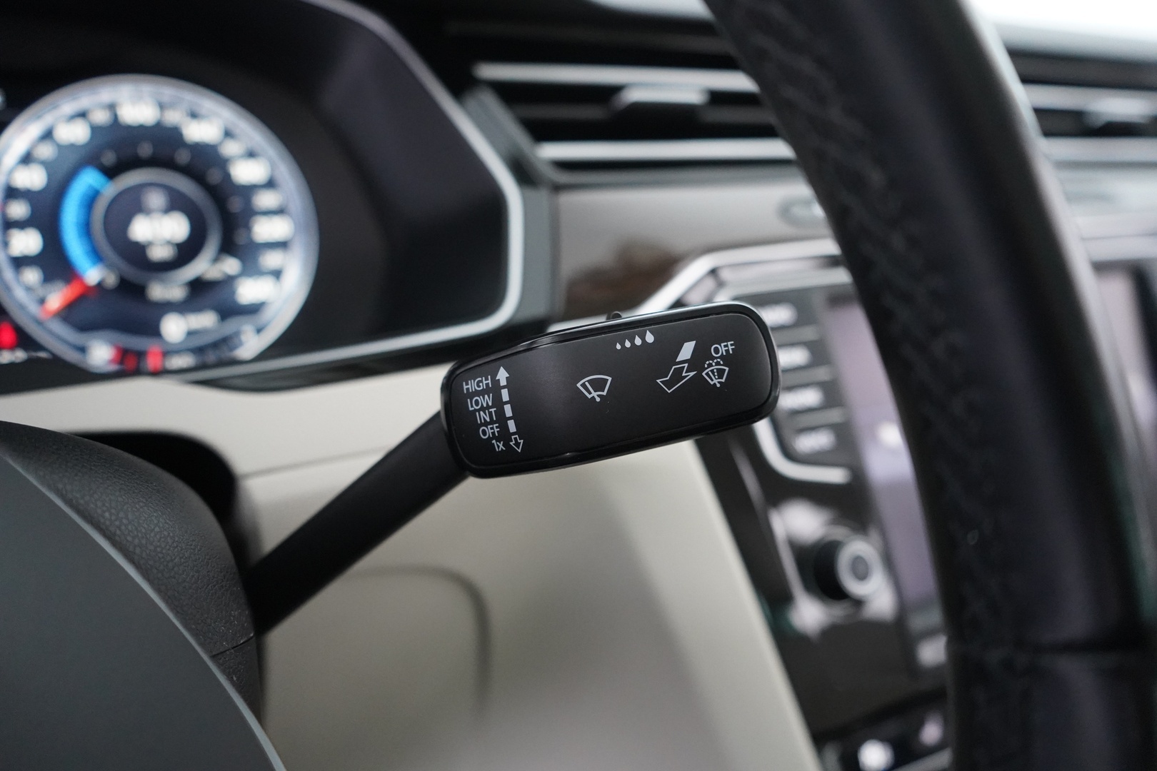 Volkswagen Passat 2015 2.0 TDI Sedan Highline 110 kW (150hv) DSG Autom. - ACC | Webasto | Digimittaristo | Panorama | Dynamic LED | Ergo Istuimet | Dynaudio | Suomi-Auto | Kahdet renkaat VW vanteilla | Jakopää 11 / 25