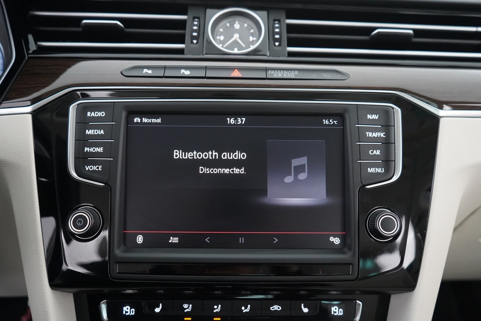 Volkswagen Passat 2015 2.0 TDI Sedan Highline 110 kW (150hv) DSG Autom. - ACC | Webasto | Digimittaristo | Panorama | Dynamic LED | Ergo Istuimet | Dynaudio | Suomi-Auto | Kahdet renkaat VW vanteilla | Jakopää 11 / 25