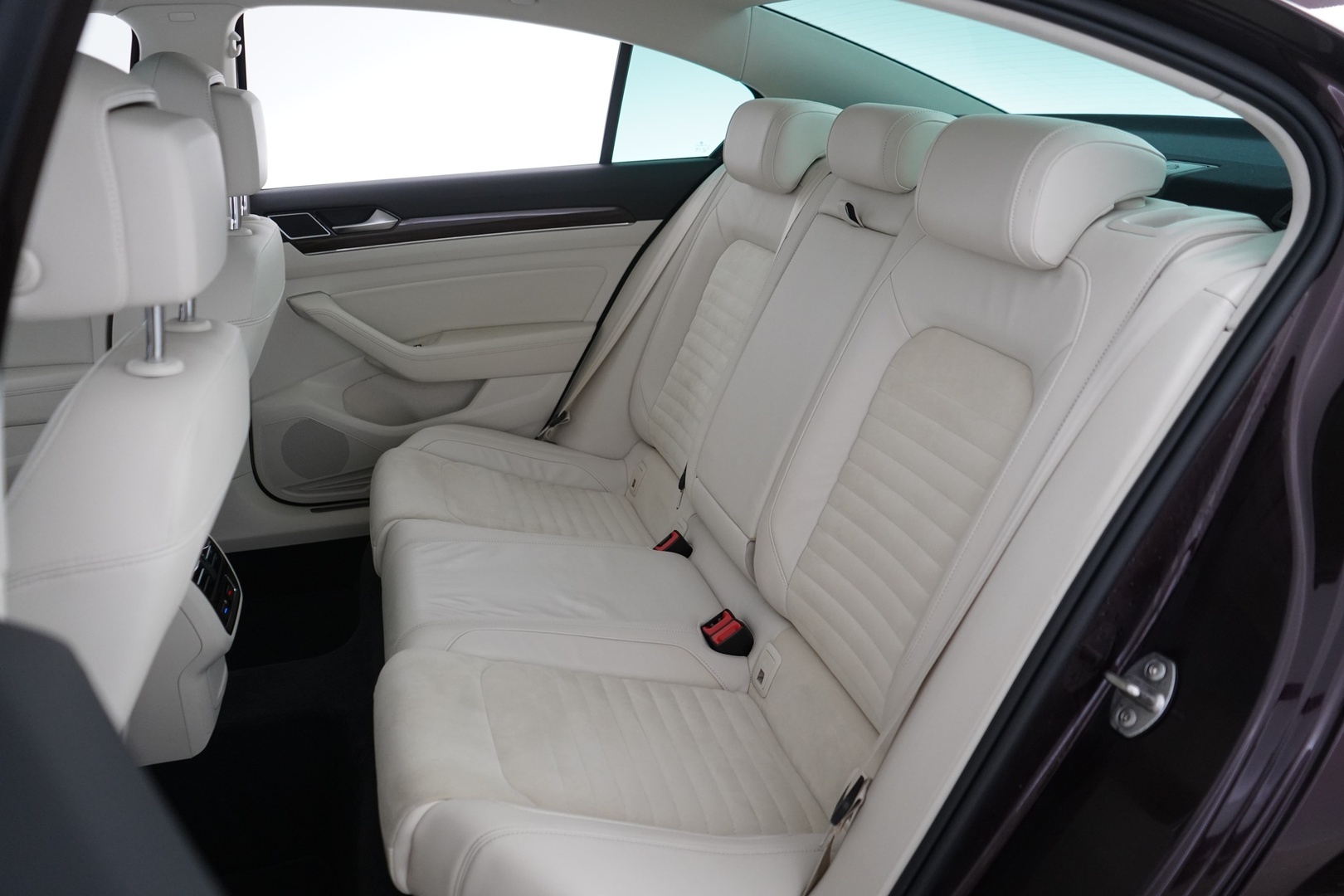 Volkswagen Passat 2015 2.0 TDI Sedan Highline 110 kW (150hv) DSG Autom. - ACC | Webasto | Digimittaristo | Panorama | Dynamic LED | Ergo Istuimet | Dynaudio | Suomi-Auto | Kahdet renkaat VW vanteilla | Jakopää 11 / 25