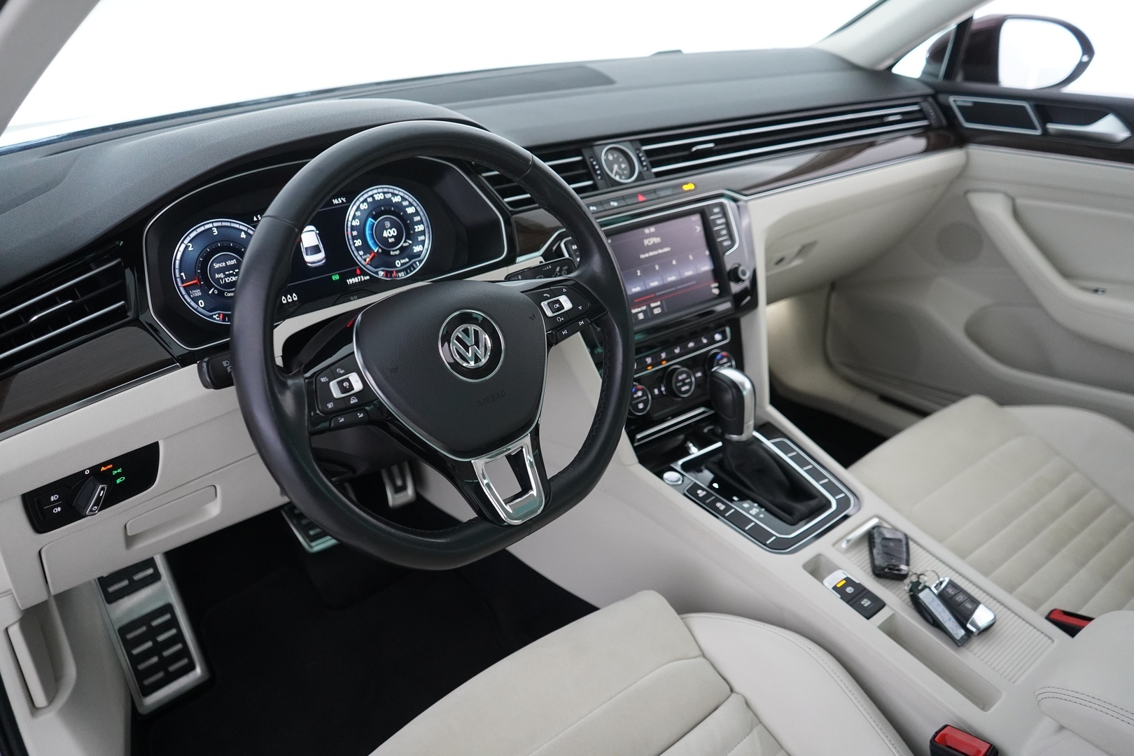 Volkswagen Passat 2015 2.0 TDI Sedan Highline 110 kW (150hv) DSG Autom. - ACC | Webasto | Digimittaristo | Panorama | Dynamic LED | Ergo Istuimet | Dynaudio | Suomi-Auto | Kahdet renkaat VW vanteilla | Jakopää 11 / 25