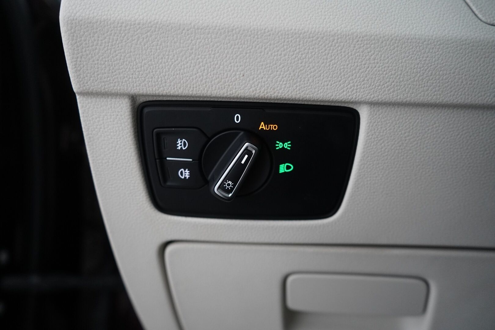Volkswagen Passat 2015 2.0 TDI Sedan Highline 110 kW (150hv) DSG Autom. - ACC | Webasto | Digimittaristo | Panorama | Dynamic LED | Ergo Istuimet | Dynaudio | Suomi-Auto | Kahdet renkaat VW vanteilla | Jakopää 11 / 25