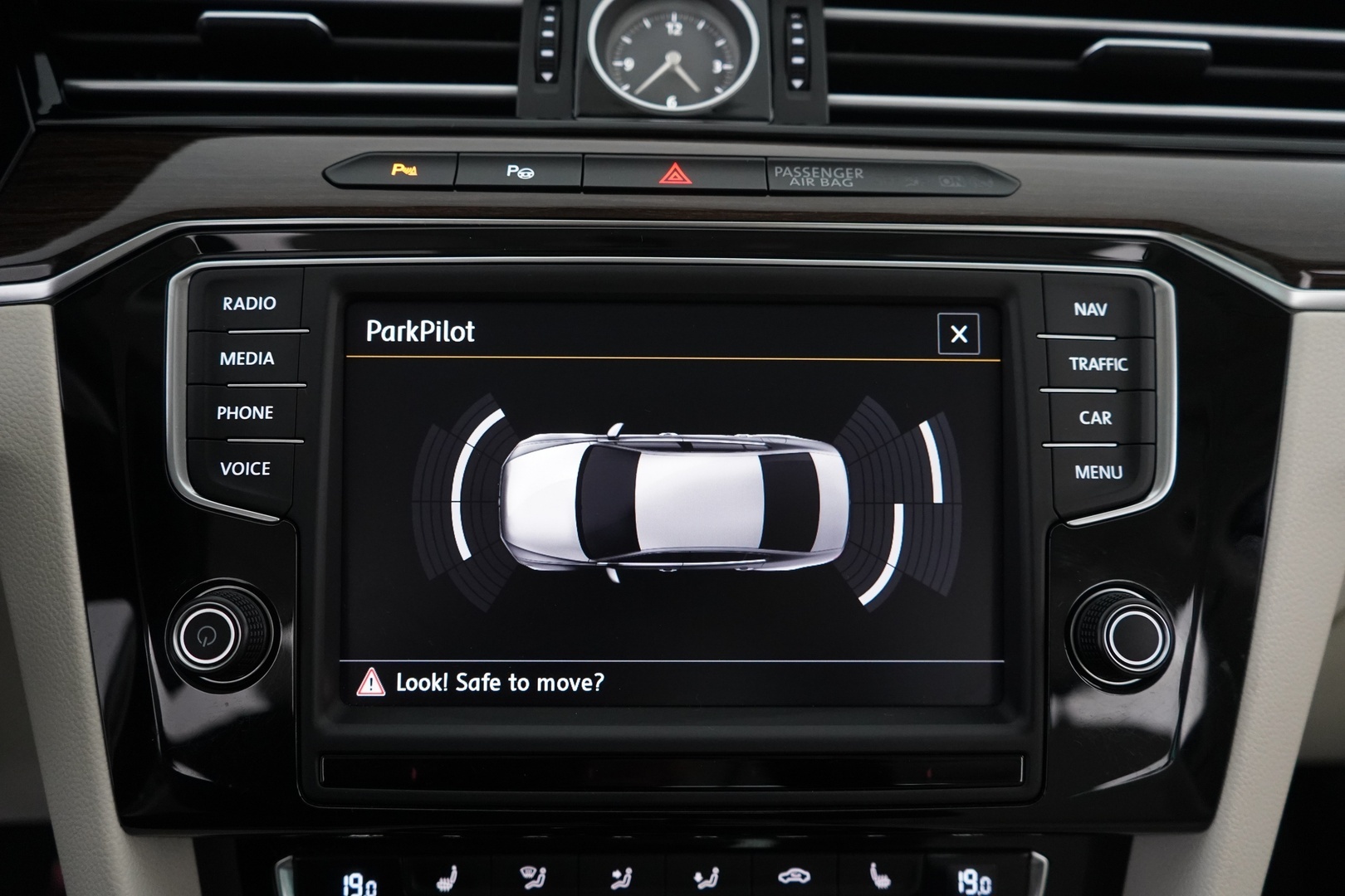 Volkswagen Passat 2015 2.0 TDI Sedan Highline 110 kW (150hv) DSG Autom. - ACC | Webasto | Digimittaristo | Panorama | Dynamic LED | Ergo Istuimet | Dynaudio | Suomi-Auto | Kahdet renkaat VW vanteilla | Jakopää 11 / 25