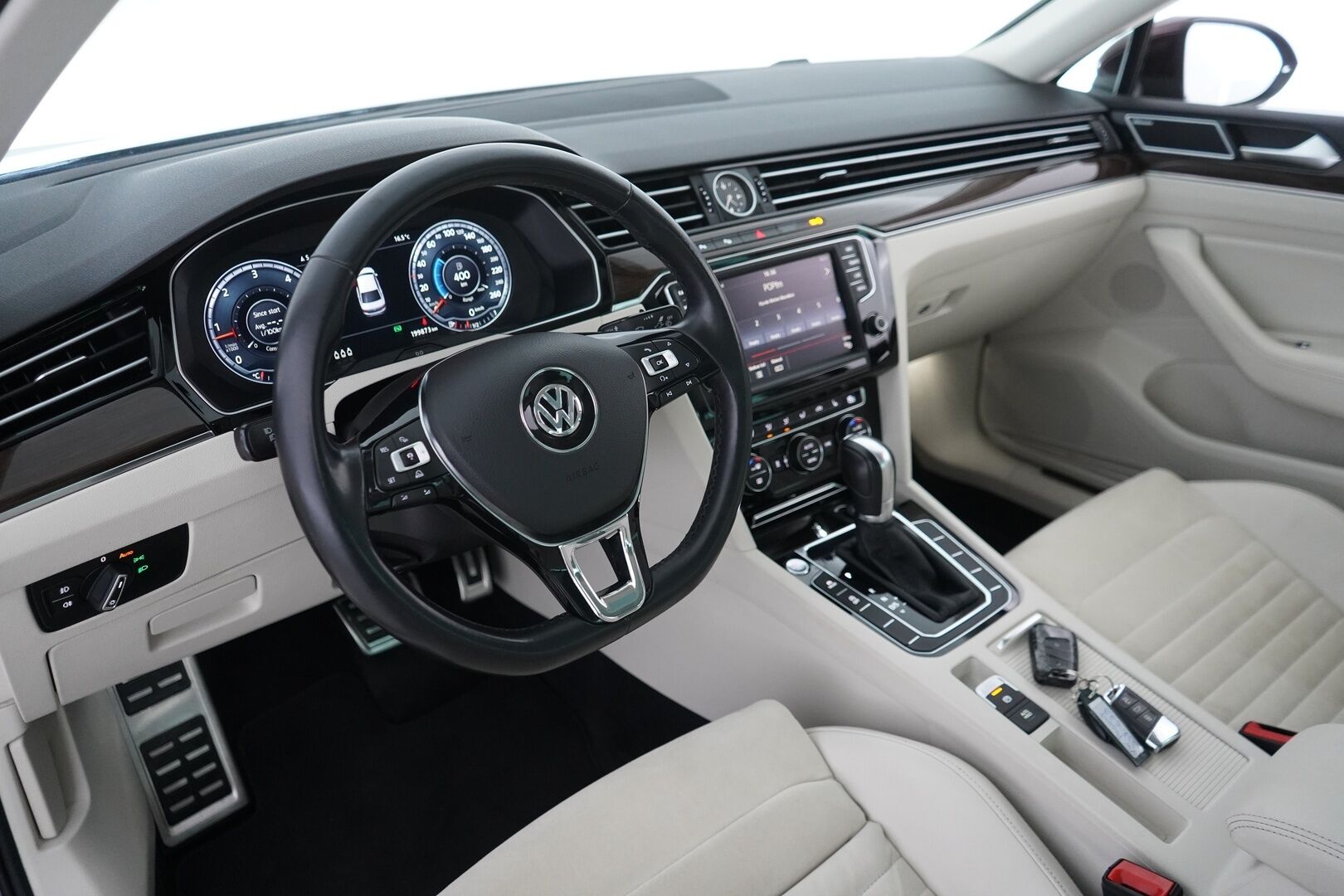 Volkswagen Passat 2015 2.0 TDI Sedan Highline 110 kW (150hv) DSG Autom. - ACC | Webasto | Digimittaristo | Panorama | Dynamic LED | Ergo Istuimet | Dynaudio | Suomi-Auto | Kahdet renkaat VW vanteilla | Jakopää 11 / 25