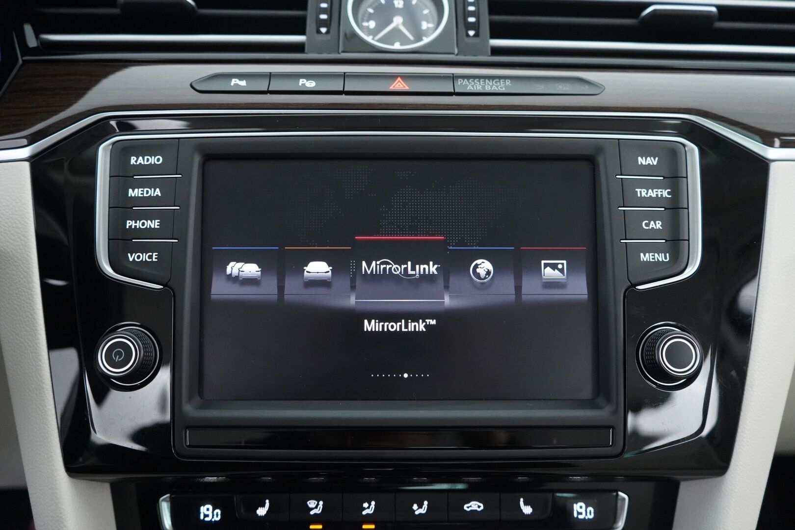 Volkswagen Passat 2015 2.0 TDI Sedan Highline 110 kW (150hv) DSG Autom. - ACC | Webasto | Digimittaristo | Panorama | Dynamic LED | Ergo Istuimet | Dynaudio | Suomi-Auto | Kahdet renkaat VW vanteilla | Jakopää 11 / 25