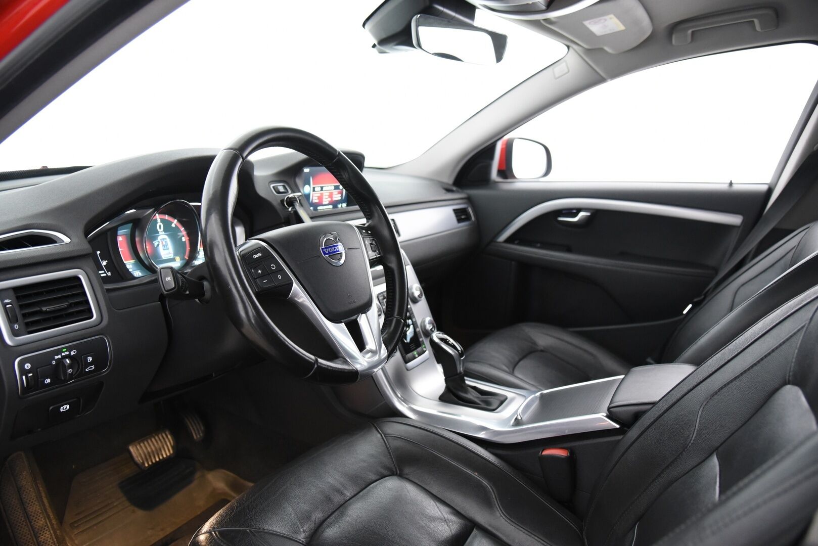Volvo V70 2015 D3 Business Classic aut / Nahkasisusta / Muistipenkki / Hihna vaihdettu 09/25 / Lohkolämmitin / S.Luukku - Tyylikäs ja hyvin pidetty V70 nahkasisustalla! Kattavat varusteet & Hihna vaihdettu 09/25!