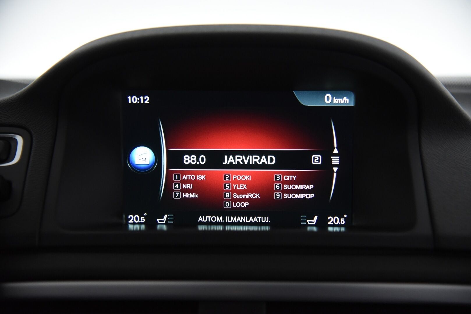 Volvo V70 2015 D3 Business Classic aut / Nahkasisusta / Muistipenkki / Hihna vaihdettu 09/25 / Lohkolämmitin / S.Luukku - Tyylikäs ja hyvin pidetty V70 nahkasisustalla! Kattavat varusteet & Hihna vaihdettu 09/25!
