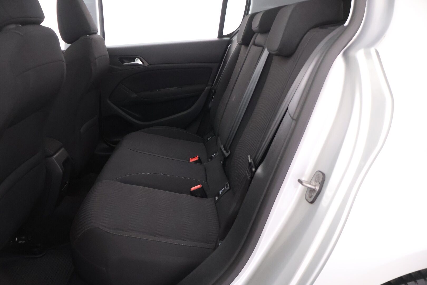 Peugeot 308 2015 Active PureTech 130 - | Vakionopeudensäädin | Lasikatto | Bluetooth | Jakohihna juuri vaihdettu | 2x Renkaat | Suomi-auto |