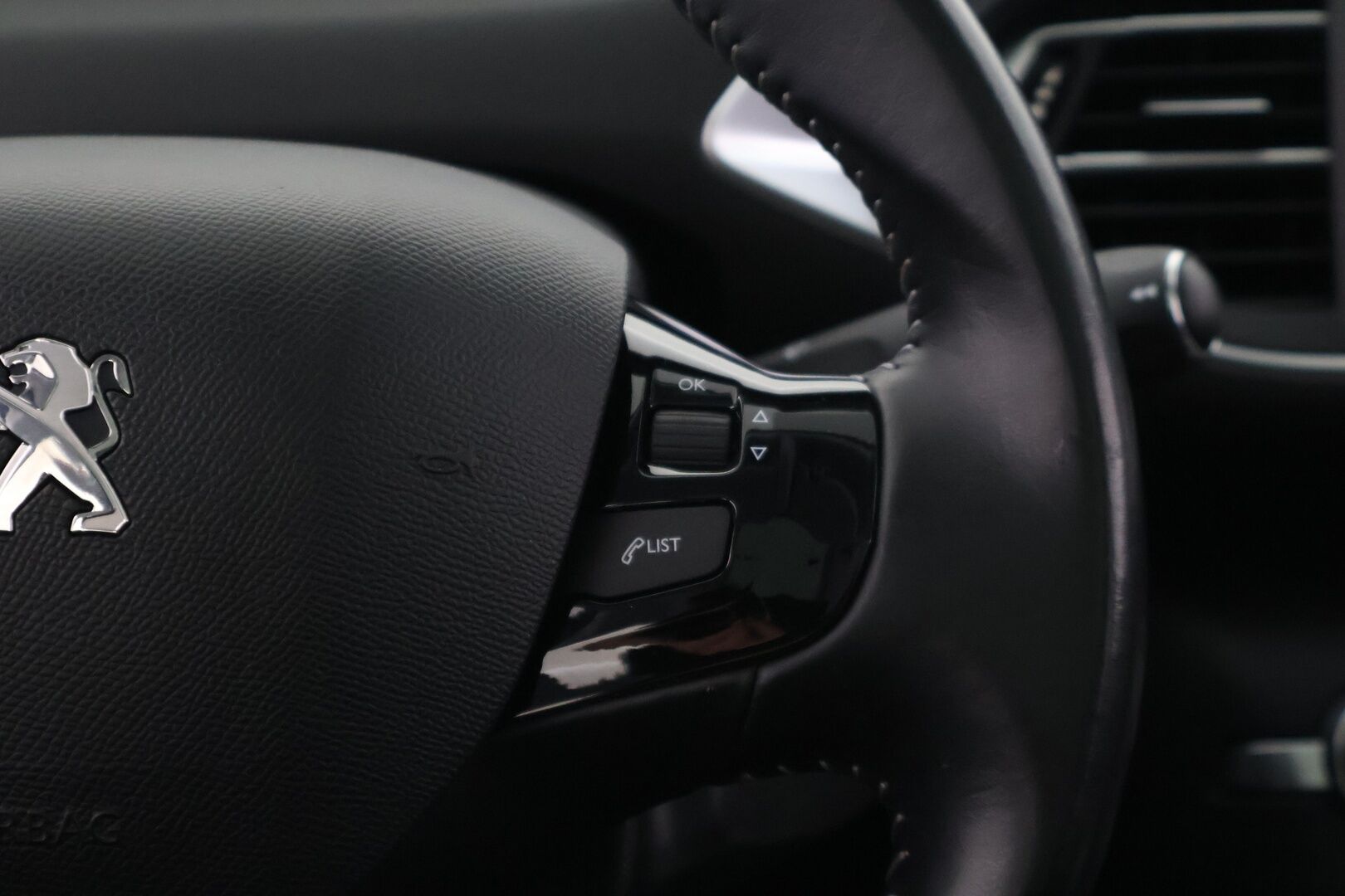 Peugeot 308 2015 Active PureTech 130 - | Vakionopeudensäädin | Lasikatto | Bluetooth | Jakohihna juuri vaihdettu | 2x Renkaat | Suomi-auto |