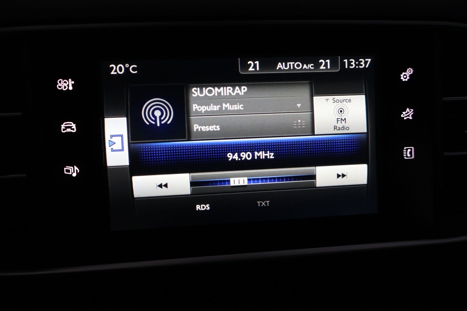 Peugeot 308 2015 Active PureTech 130 - | Vakionopeudensäädin | Lasikatto | Bluetooth | Jakohihna juuri vaihdettu | 2x Renkaat | Suomi-auto |