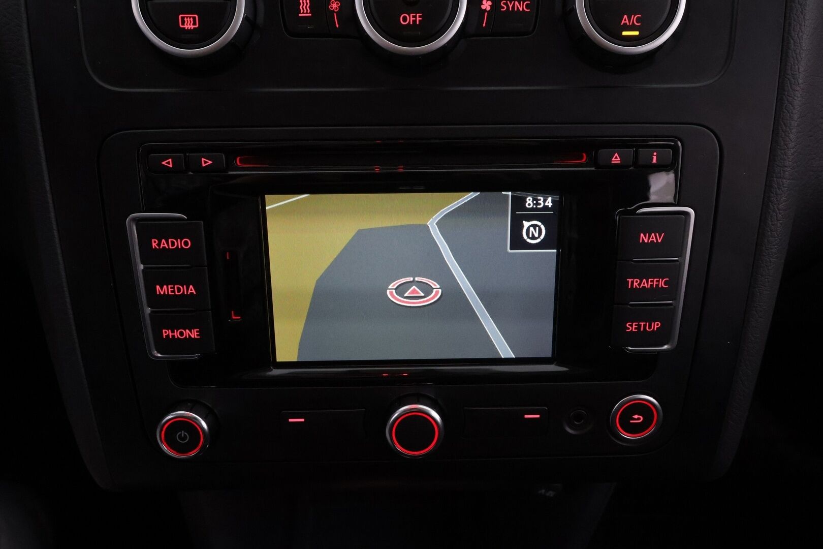 Volkswagen Touran 2015 Family Edition 1,4 TSI 103 kW (140 hv) DSG * Webasto / Koukku / Vakkari / Xenon / P.Kamera * - Suomi-auto / Kahdet renkaat