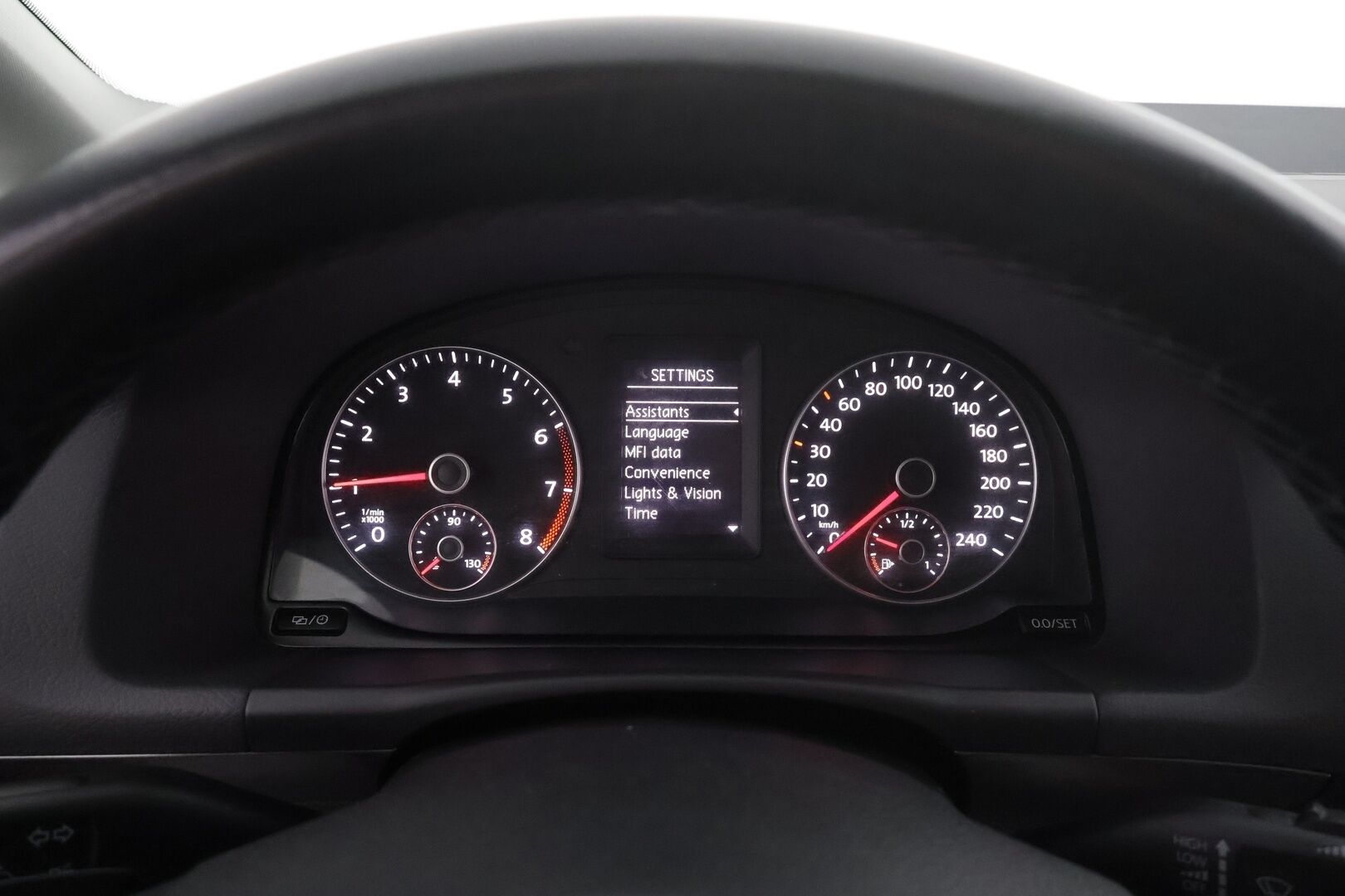 Volkswagen Touran 2015 Family Edition 1,4 TSI 103 kW (140 hv) DSG * Webasto / Koukku / Vakkari / Xenon / P.Kamera * - Suomi-auto / Kahdet renkaat