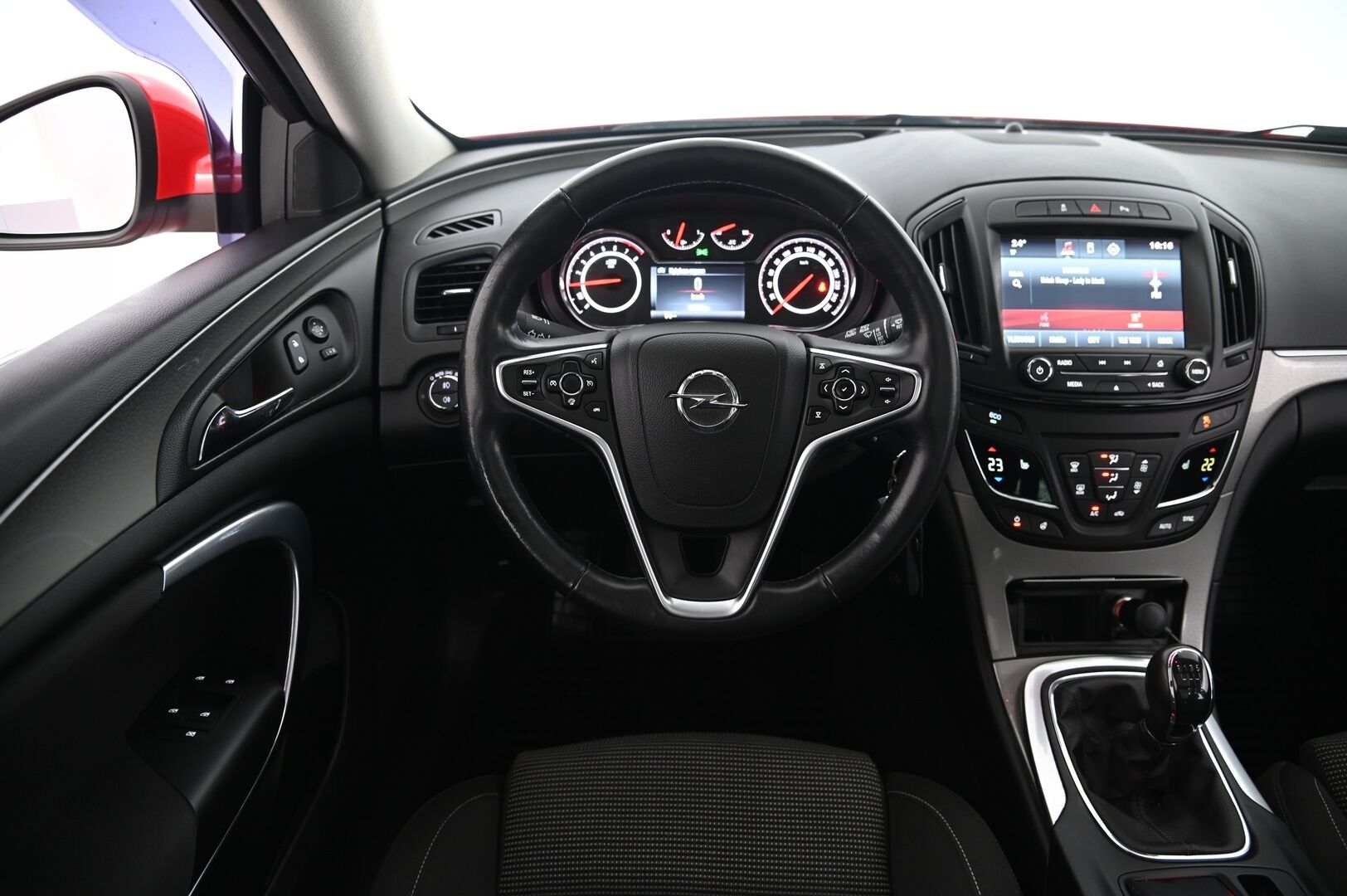 Opel Insignia 2015 Sports Tourer Edition 1,4 Turbo ecoFLEX Start/Stop 103kW MT6 *Webasto / Panorama / Urheiluistuimet* - *Juuri huollettu / Leimaa 8/26 / Navigointi / P.kamera*