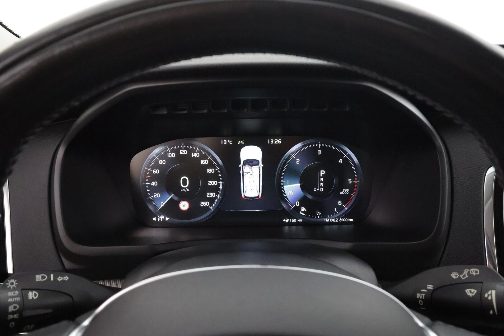 Volvo XC90 2015 D5 AWD Inscription aut 7-P * ACC / HUD / 360° / Muistipenkit / Full LED / Ilma-alusta / Koukku / Keyless / Nahat / Navi * - Suomi-auto / Kahdet renkaat aluvanteilla 