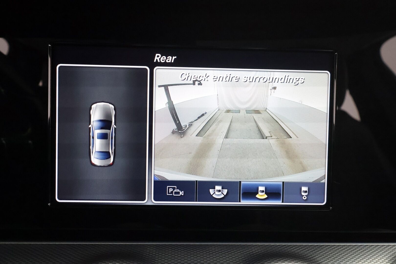 Mercedes-Benz E 2017 220 d 4Matic A Business * Distronic / Koukku / LED-High Performance / P.kamera / Navi / Sportpenkit * - Merkkihuollot / Kahdet renkaat aluvanteilla - HULLUT AVAJAISHULINAT KORKOTARJOUS 3,29 %