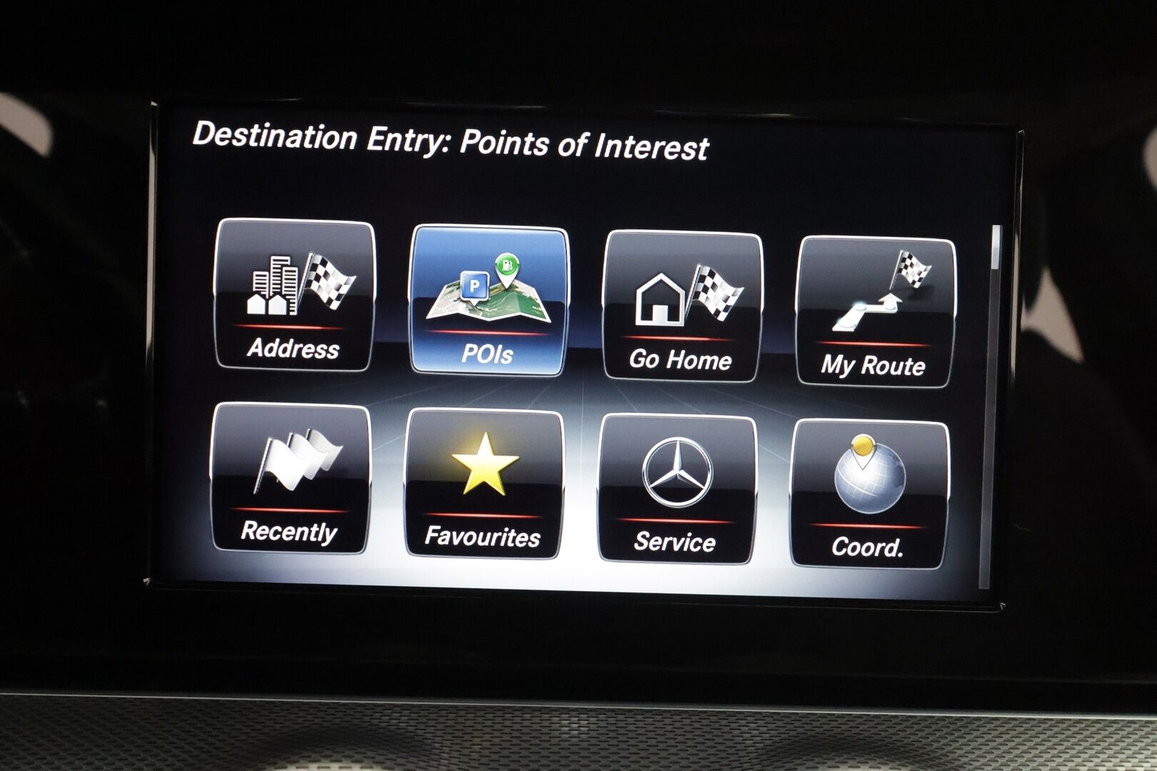 Mercedes-Benz E 2017 220 d 4Matic A Business * Distronic / Koukku / LED-High Performance / P.kamera / Navi / Sportpenkit * - Merkkihuollot / Kahdet renkaat aluvanteilla