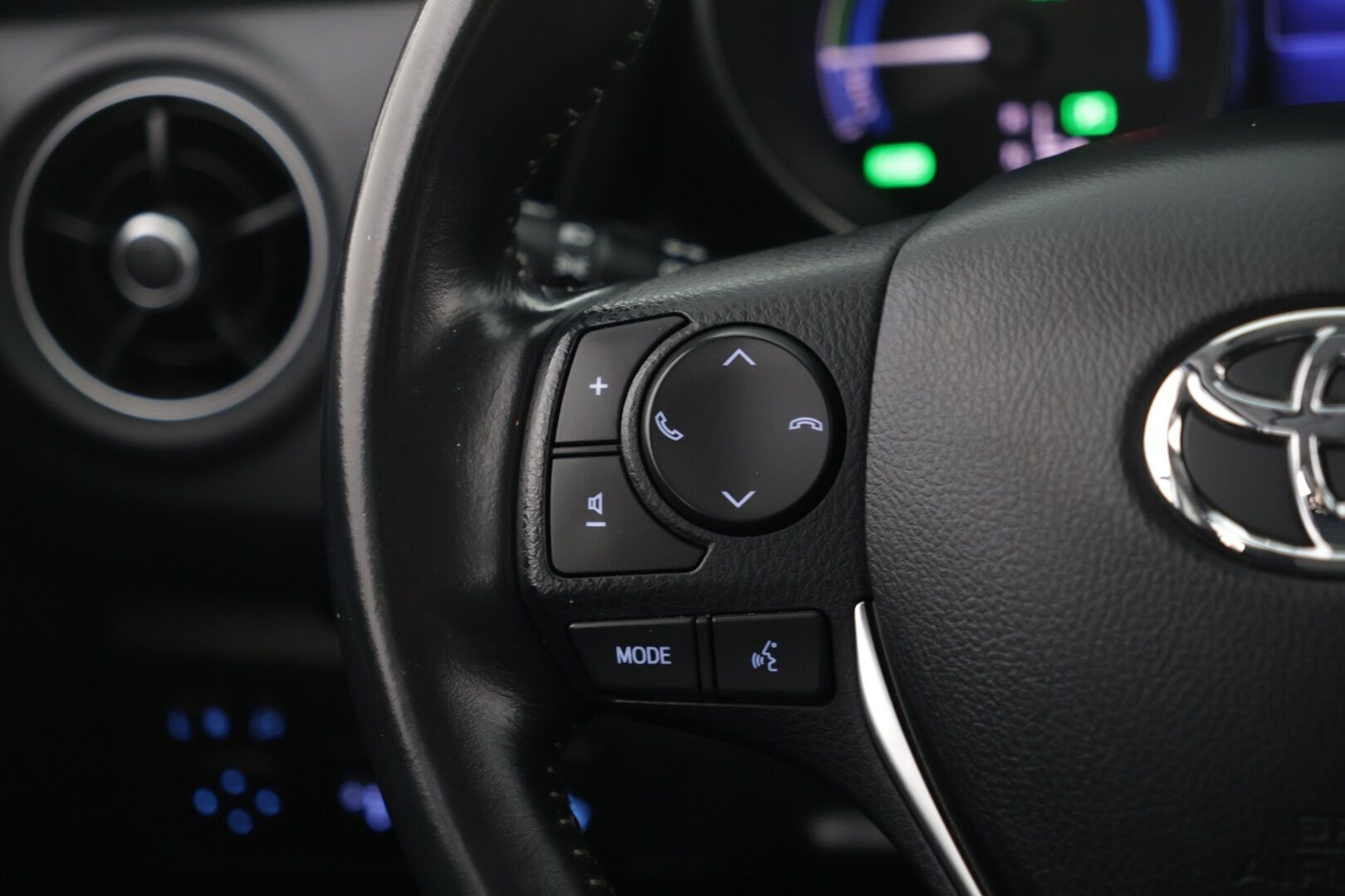 Toyota Auris 2018 1,8 Hybrid Active Comfort - | P-Kamera | KeylessGo | Vakkari | Kaistavahti | Huippusiisti! |
