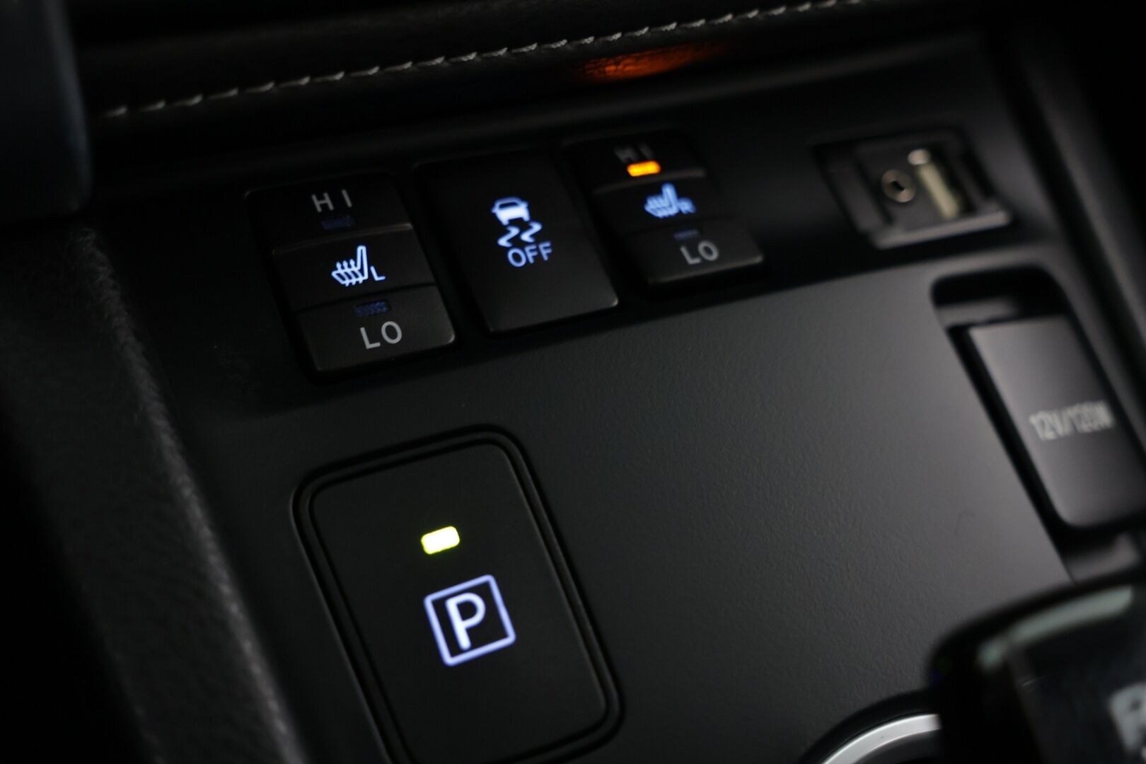 Toyota Auris 2018 1,8 Hybrid Active Comfort - | P-Kamera | KeylessGo | Vakkari | Kaistavahti | Huippusiisti! |