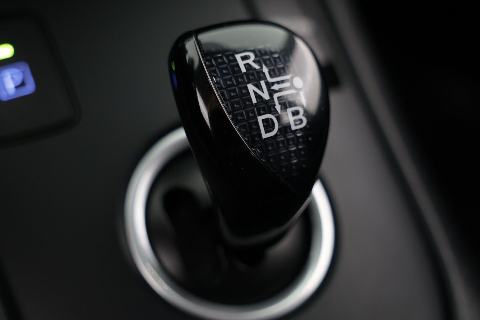 Toyota Auris 2018 1,8 Hybrid Active Comfort - | P-Kamera | KeylessGo | Vakkari | Kaistavahti | Huippusiisti! |