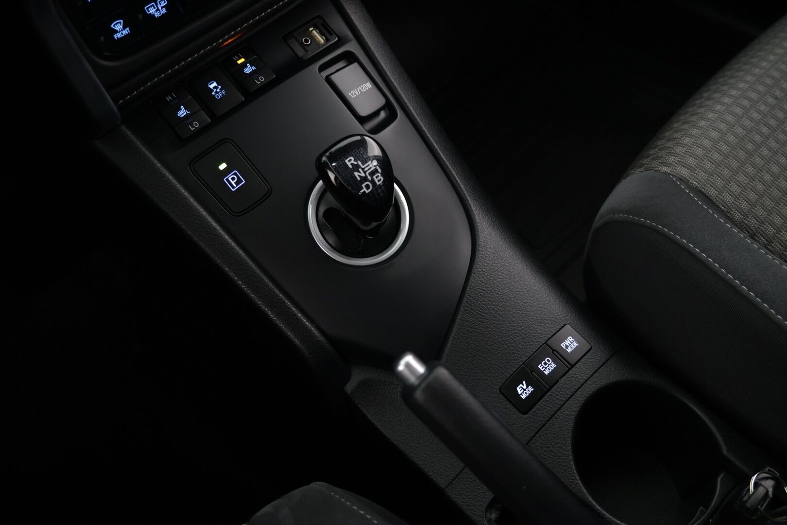 Toyota Auris 2018 1,8 Hybrid Active Comfort - | P-Kamera | KeylessGo | Vakkari | Kaistavahti | Huippusiisti! |