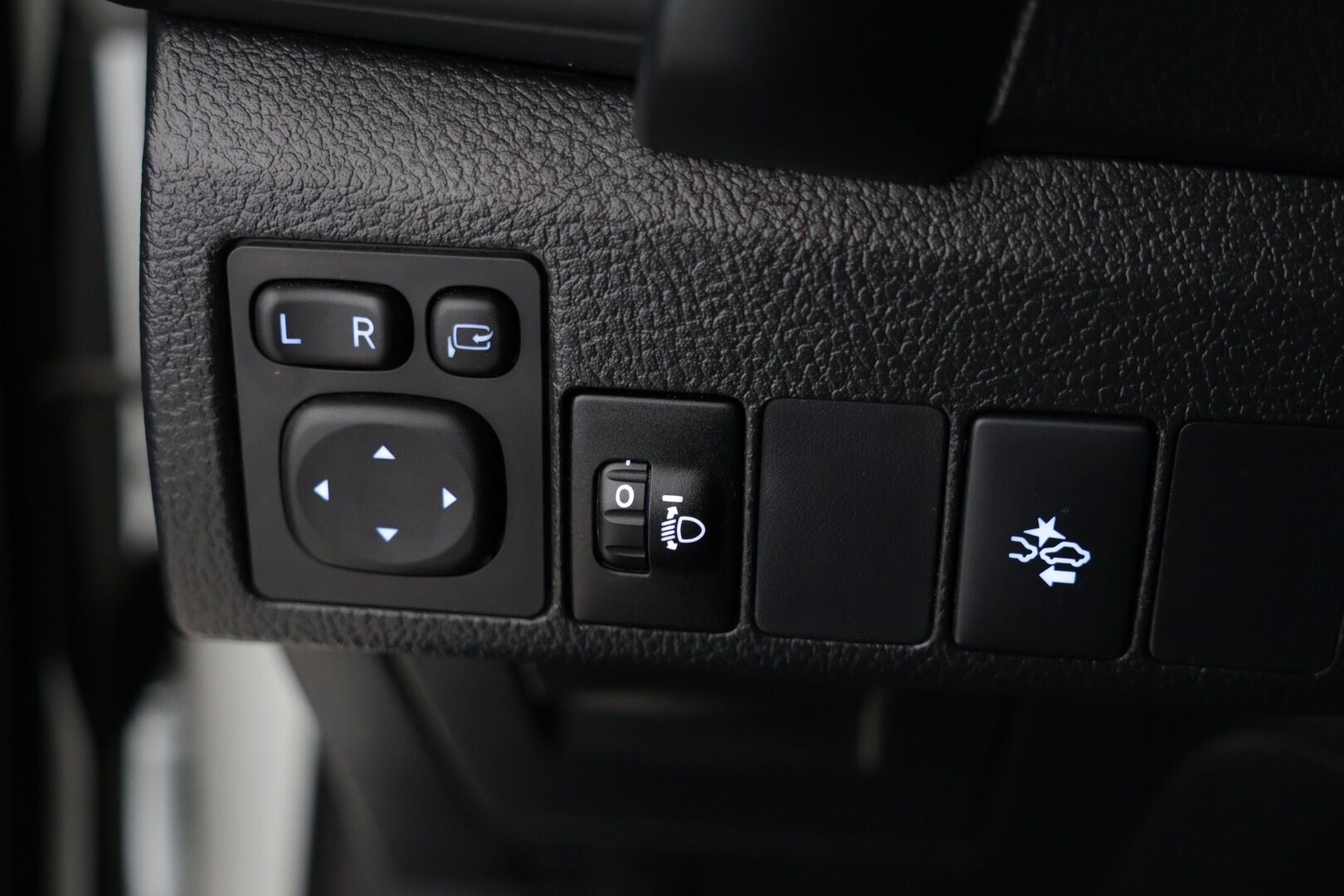 Toyota Auris 2018 1,8 Hybrid Active Comfort - | P-Kamera | KeylessGo | Vakkari | Kaistavahti | Huippusiisti! |