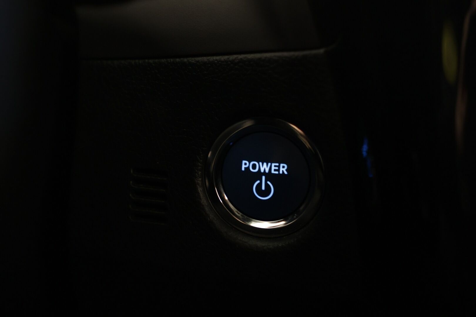 Toyota Auris 2018 1,8 Hybrid Active Comfort - | P-Kamera | KeylessGo | Vakkari | Kaistavahti | Huippusiisti! |