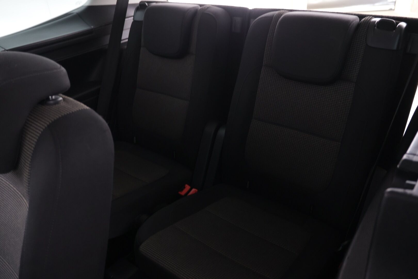 Volkswagen Sharan 2015 Family Edition Comfortline 2,0 TDI 103 kW DSG 7-P * Webasto / Xenon / Vakkari / Vetokoukku * - Suomi-auto / 2x aluvanteet / Juuri huollettu - HULLUT AVAJAISHULINAT KORKOTARJOUS 3,29 %